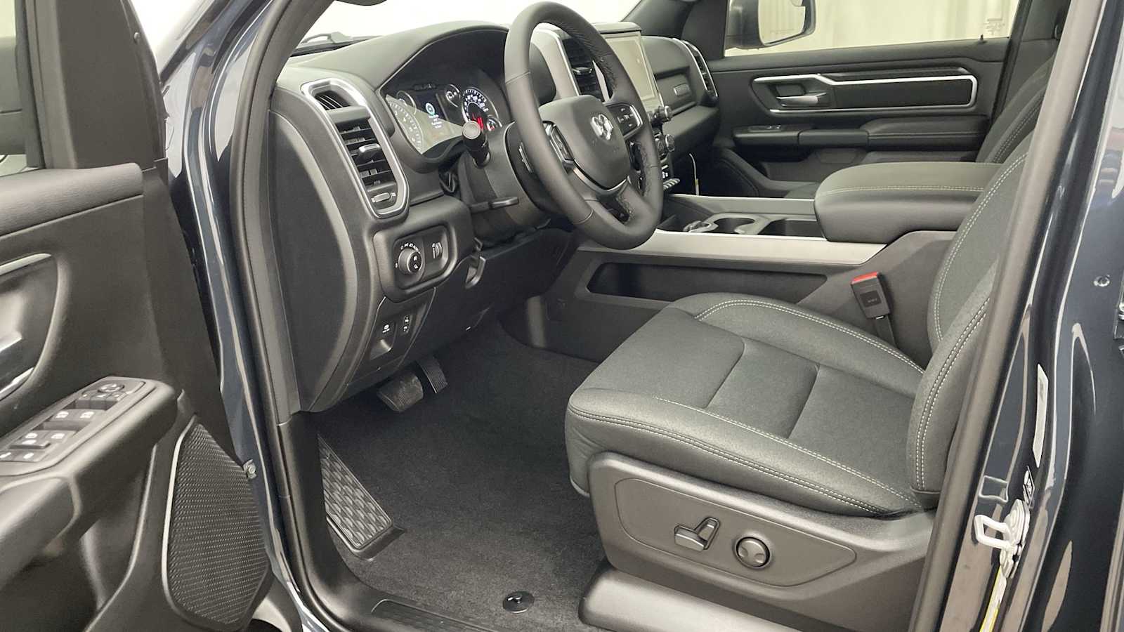 Thumbnail: 2026 RAM 1500 - 2