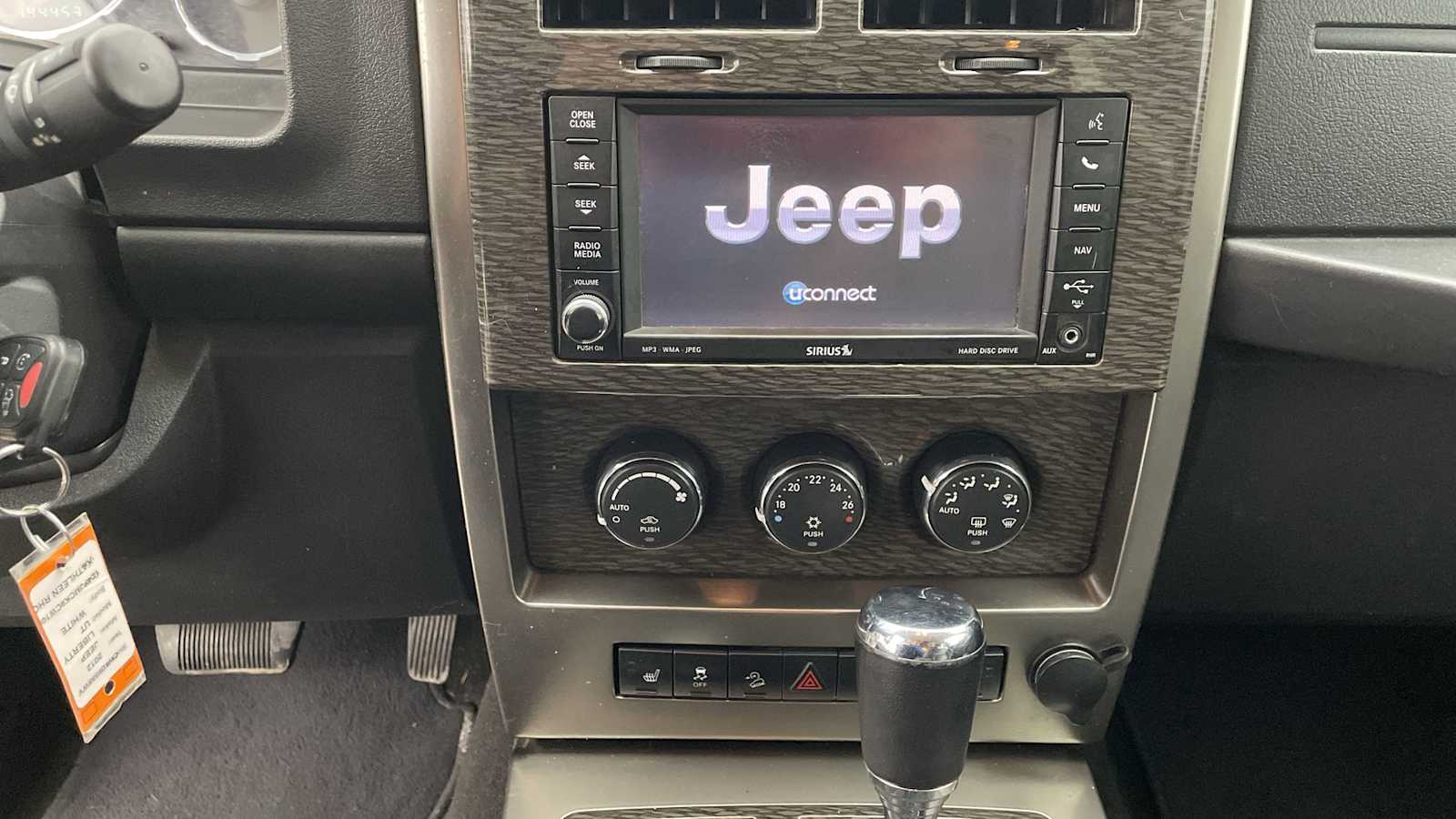 Thumbnail: 2012 Jeep Liberty - 17