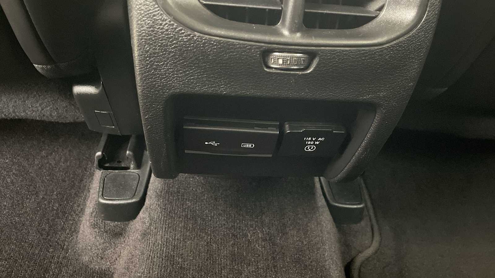 Thumbnail: 2019 Jeep Cherokee - 28