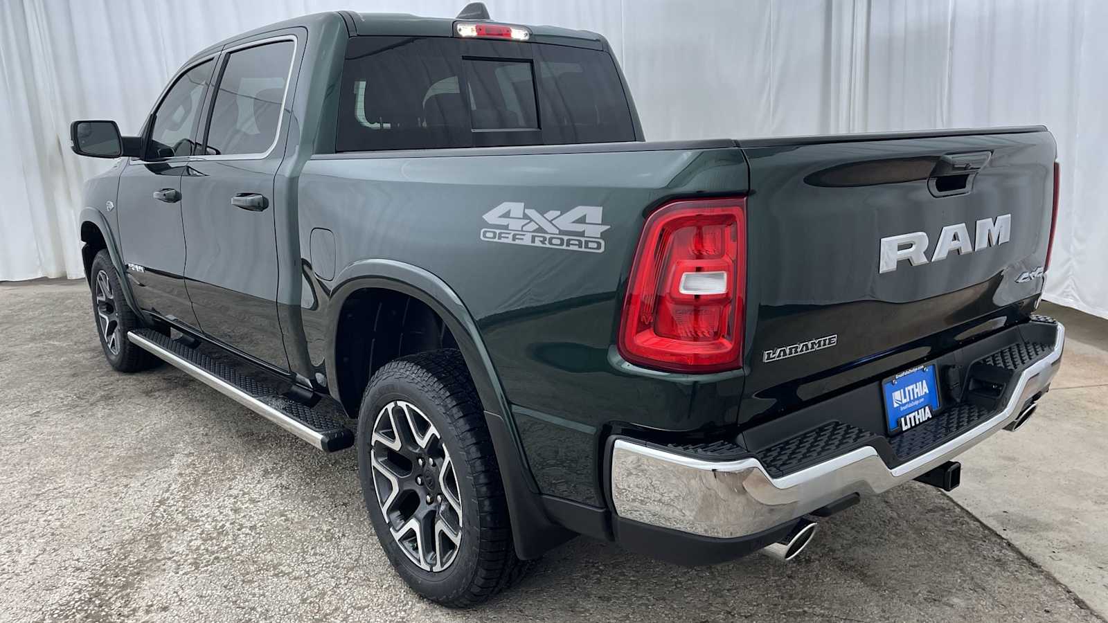 Thumbnail: 2026 RAM 1500 - 33