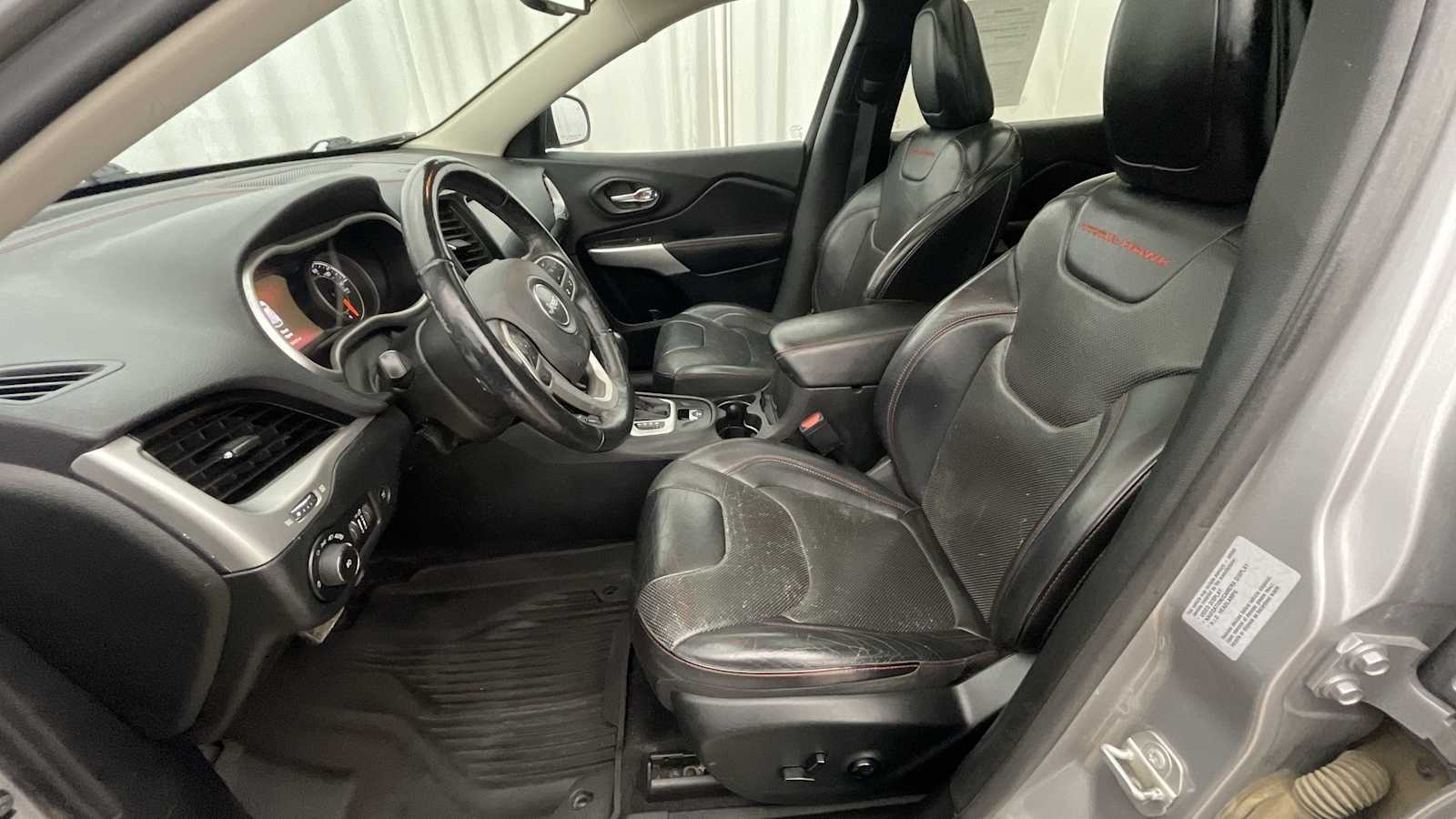 Thumbnail: 2018 Jeep Cherokee - 6