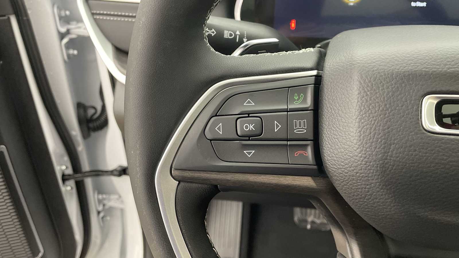 Thumbnail: 2025 Jeep Grand Cherokee - 16