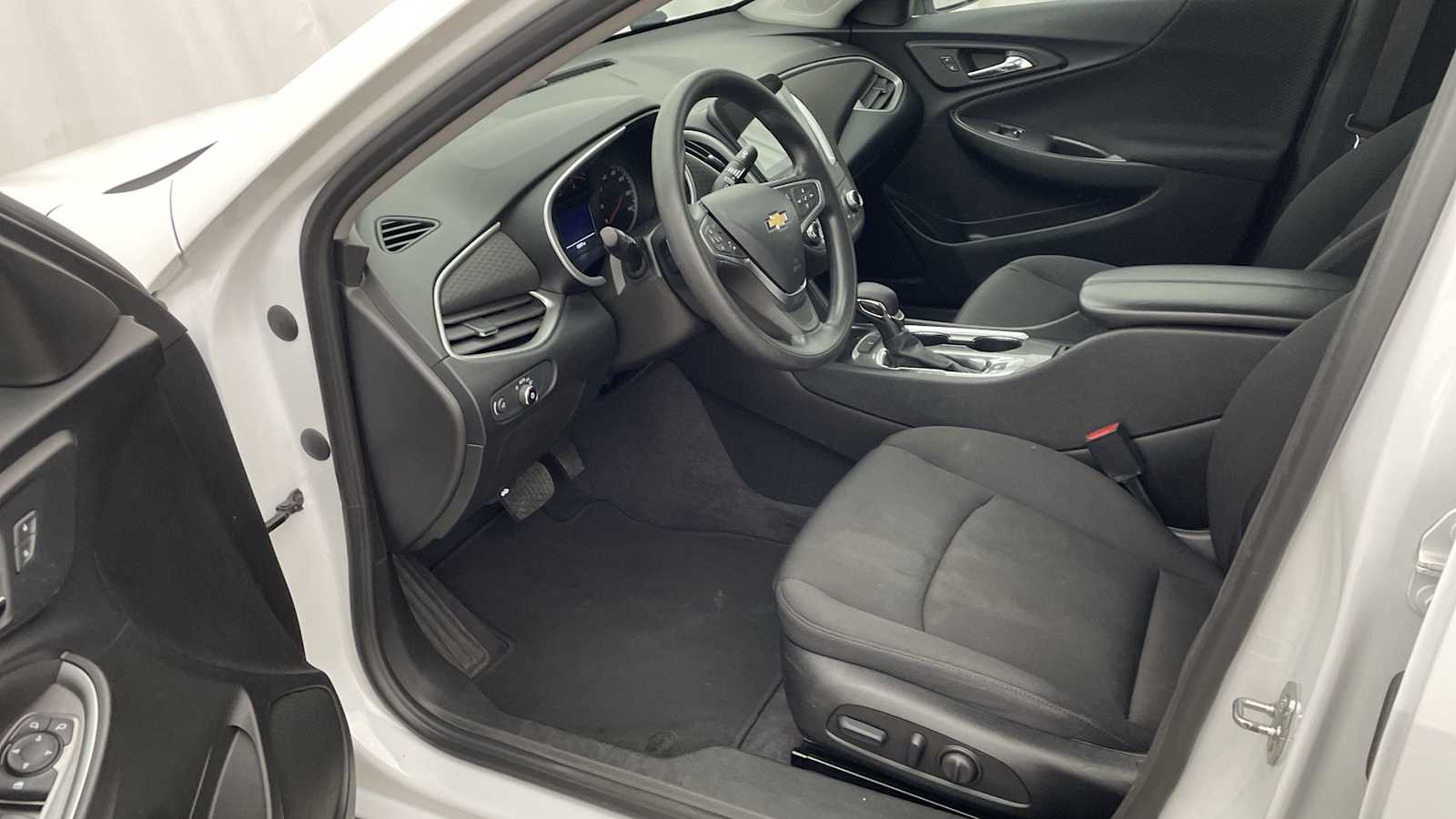 1G1ZD5ST5PF169317
