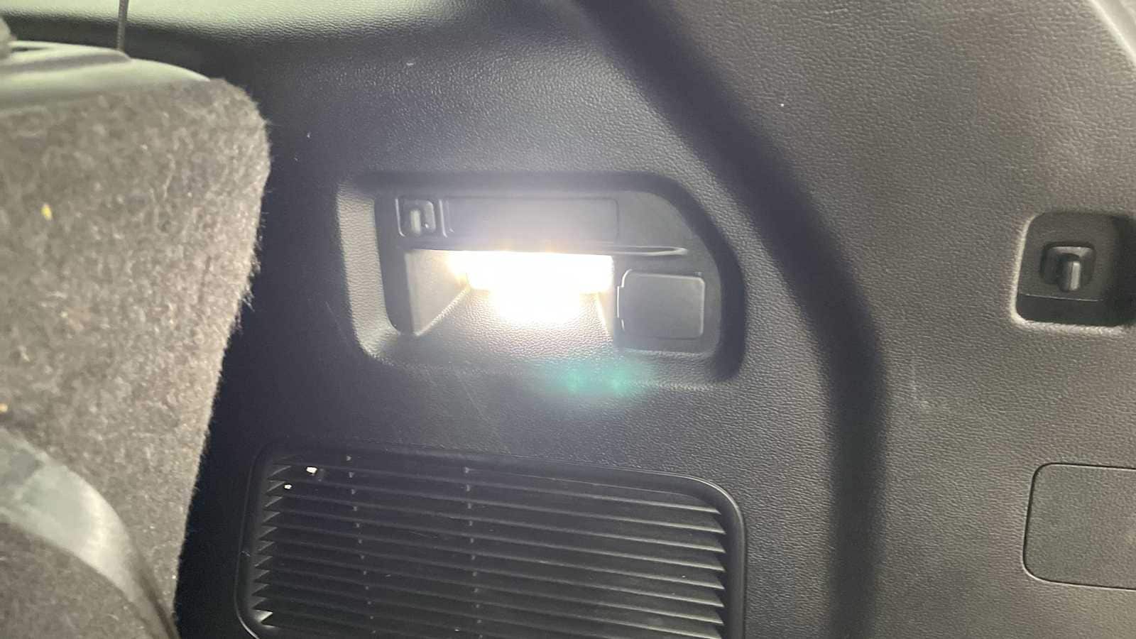 Thumbnail: 2022 Ford Explorer - 28