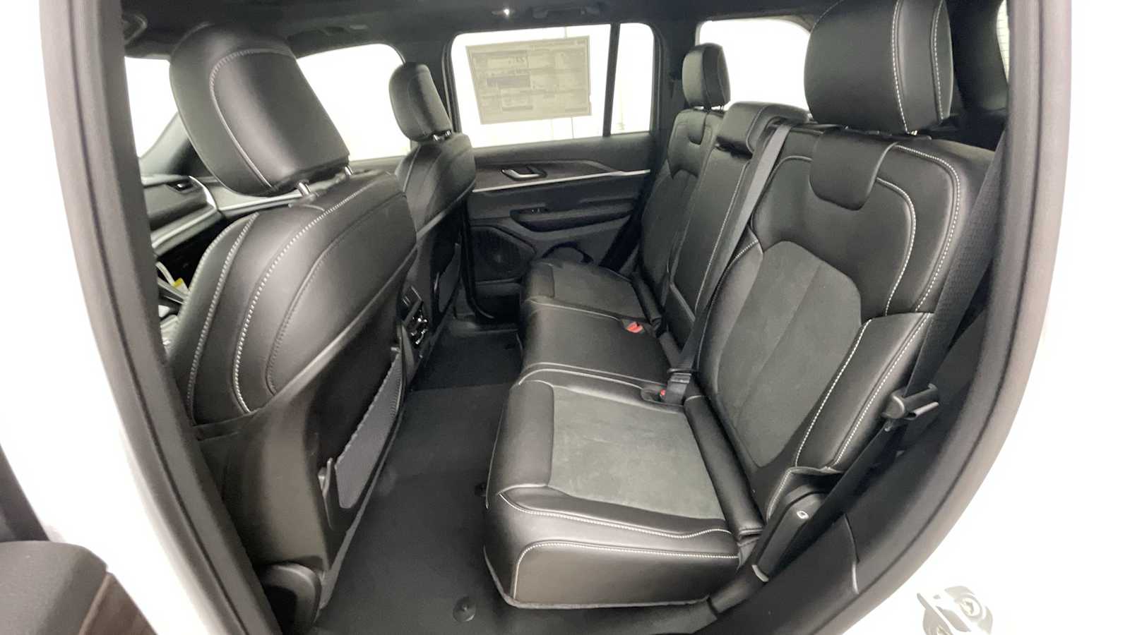 Thumbnail: 2026 Jeep Grand Cherokee - 10