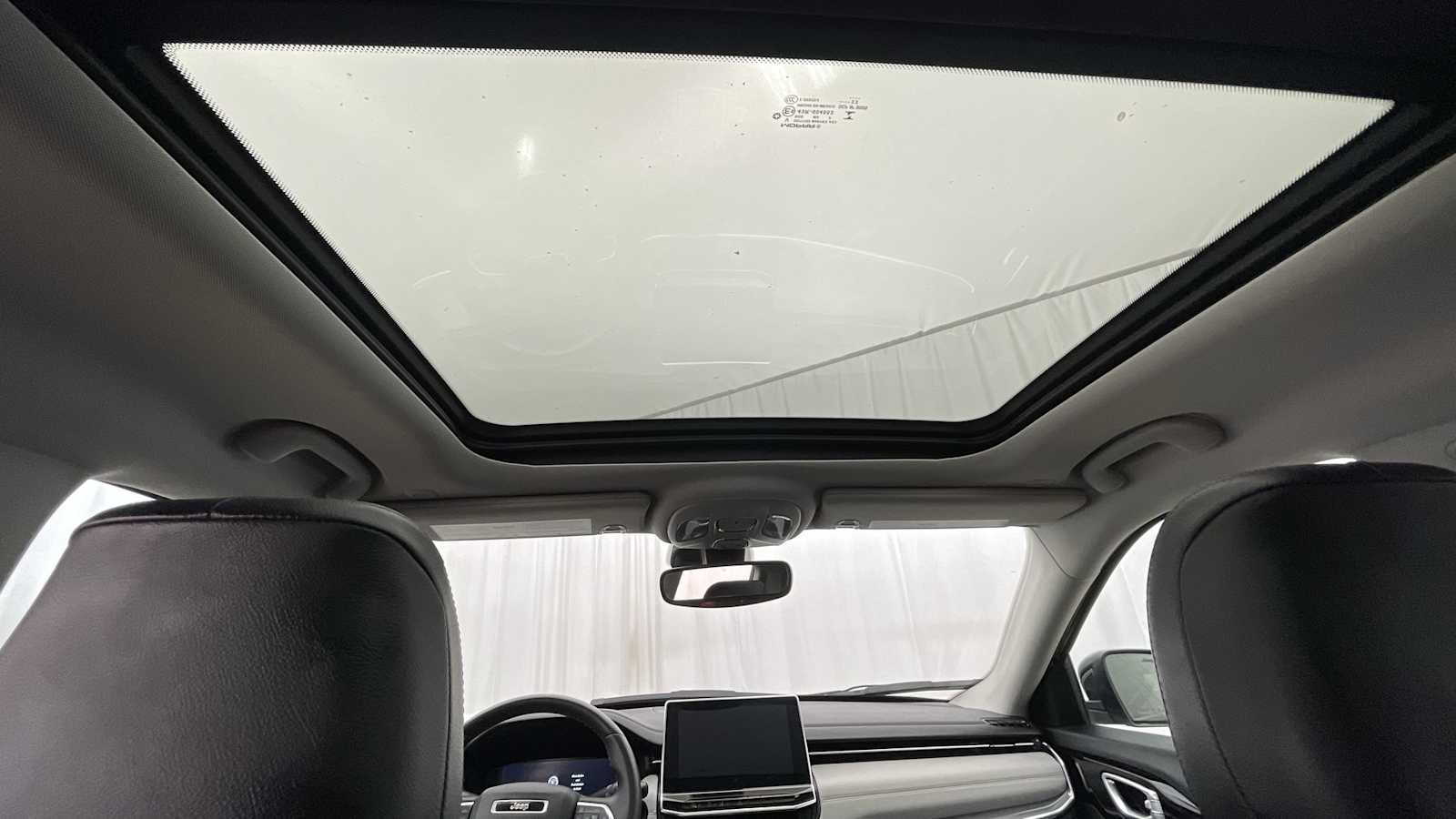 Thumbnail: 2022 Jeep Compass - 9