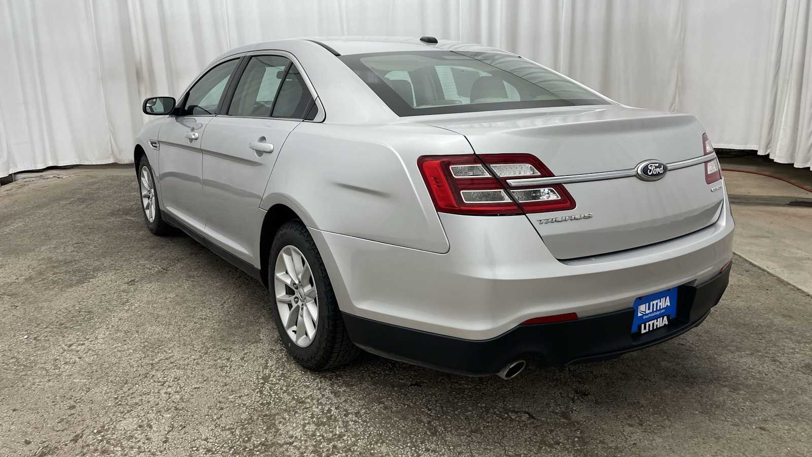 Thumbnail: 2013 Ford Taurus - 28