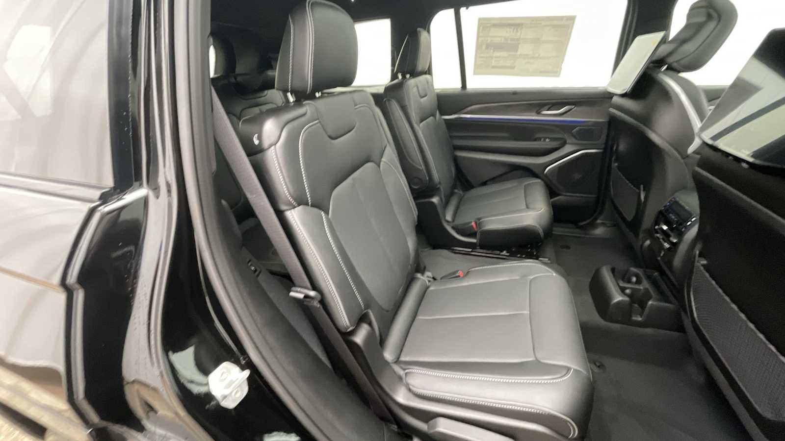 Thumbnail: 2025 Jeep Grand Cherokee - 11