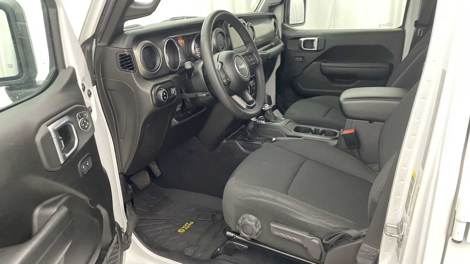 2023 Jeep Gladiator Sport photo 2