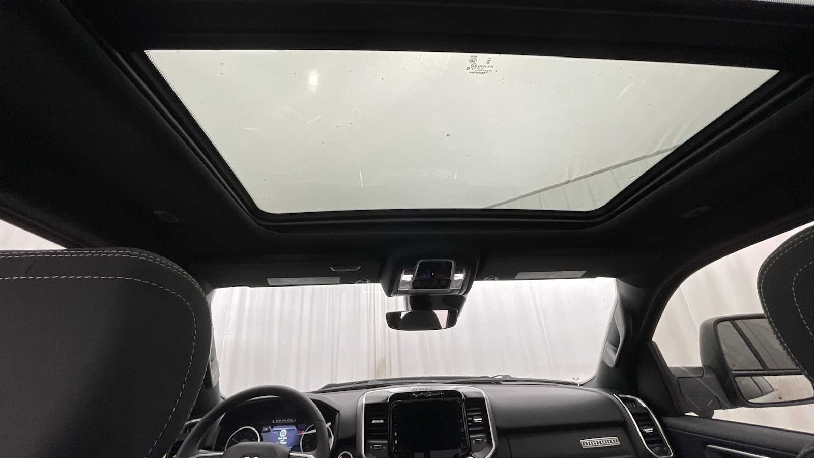 Thumbnail: 2026 RAM 1500 - 9