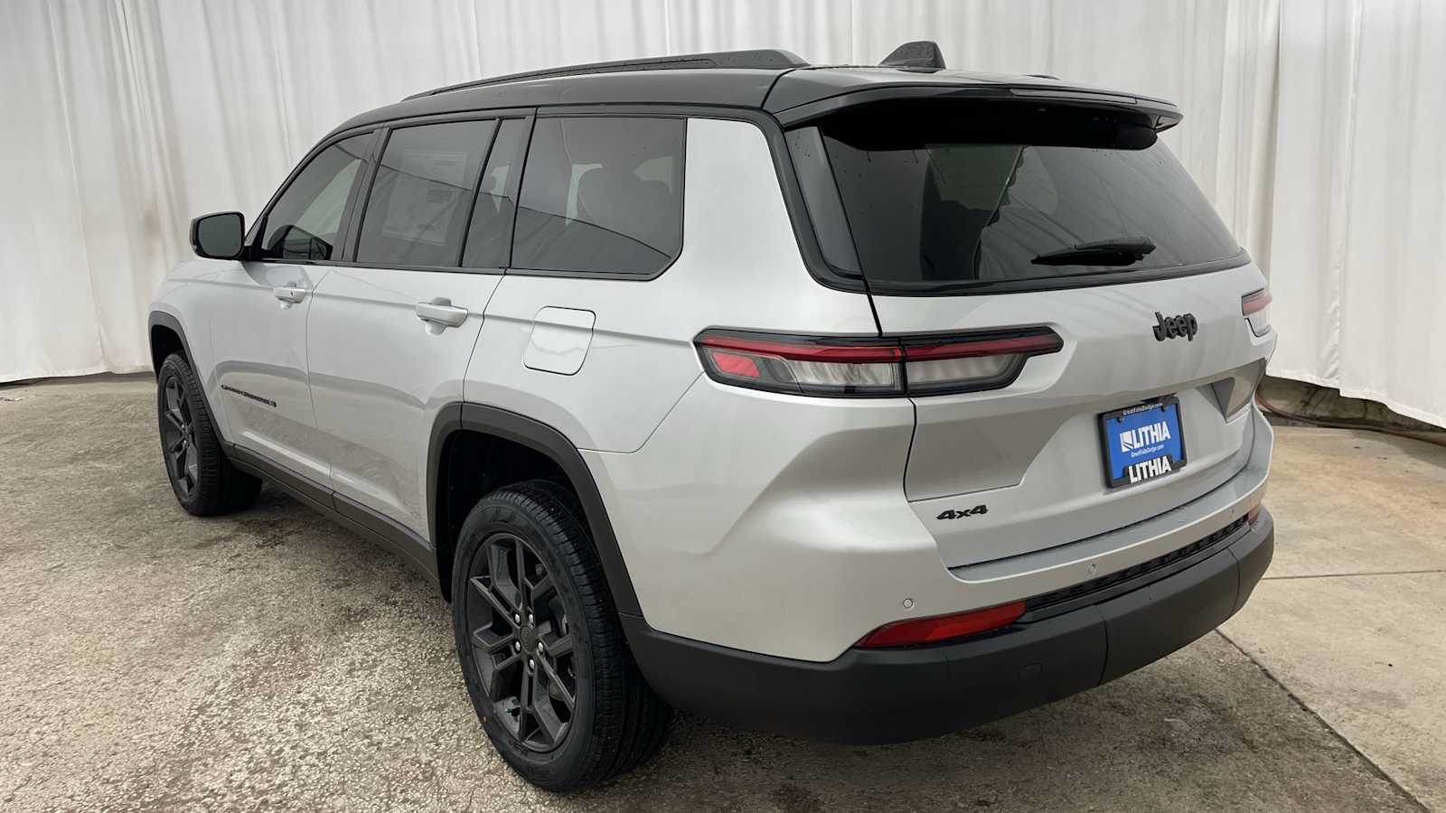 Thumbnail: 2025 Jeep Grand Cherokee - 35