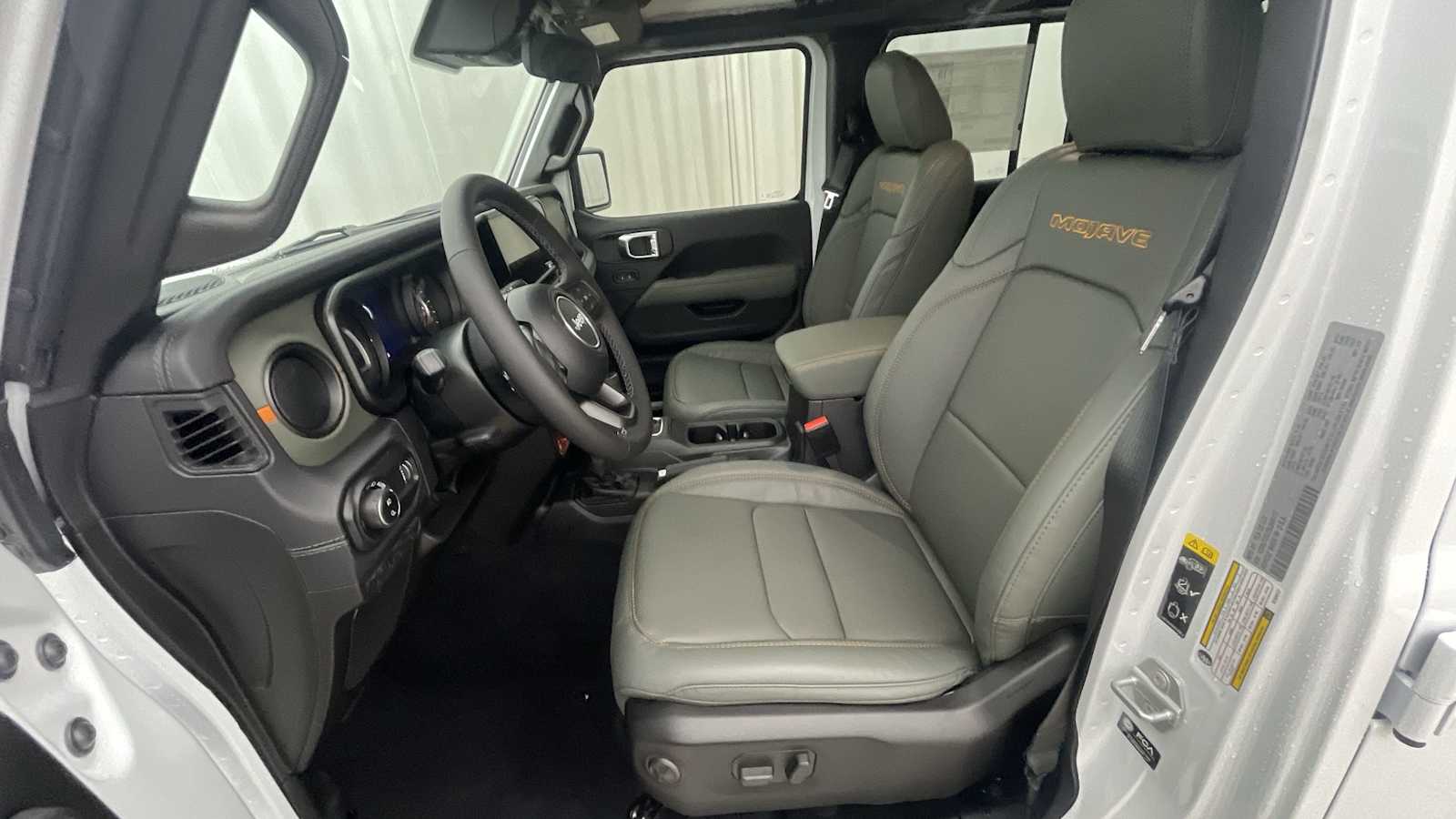 Thumbnail: 2025 Jeep Gladiator - 5