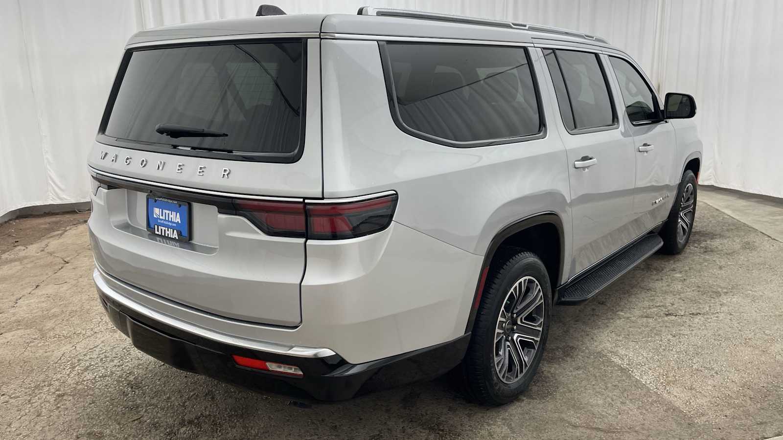 Thumbnail: 2025 Jeep Wagoneer - 37