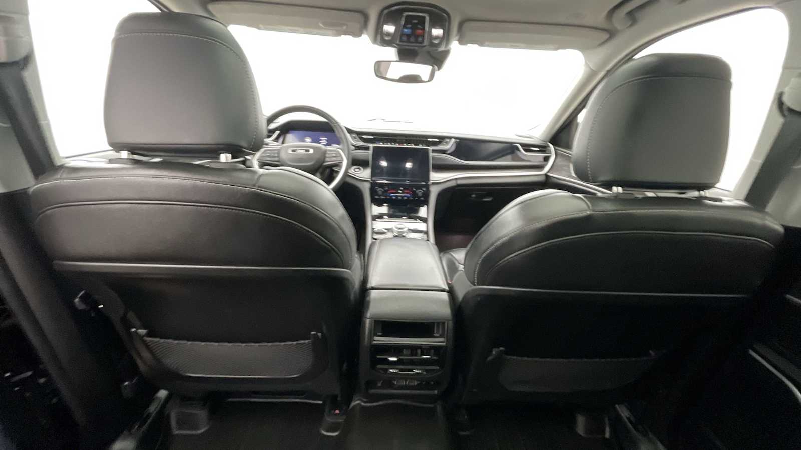 Thumbnail: 2022 Jeep Grand Cherokee - 8