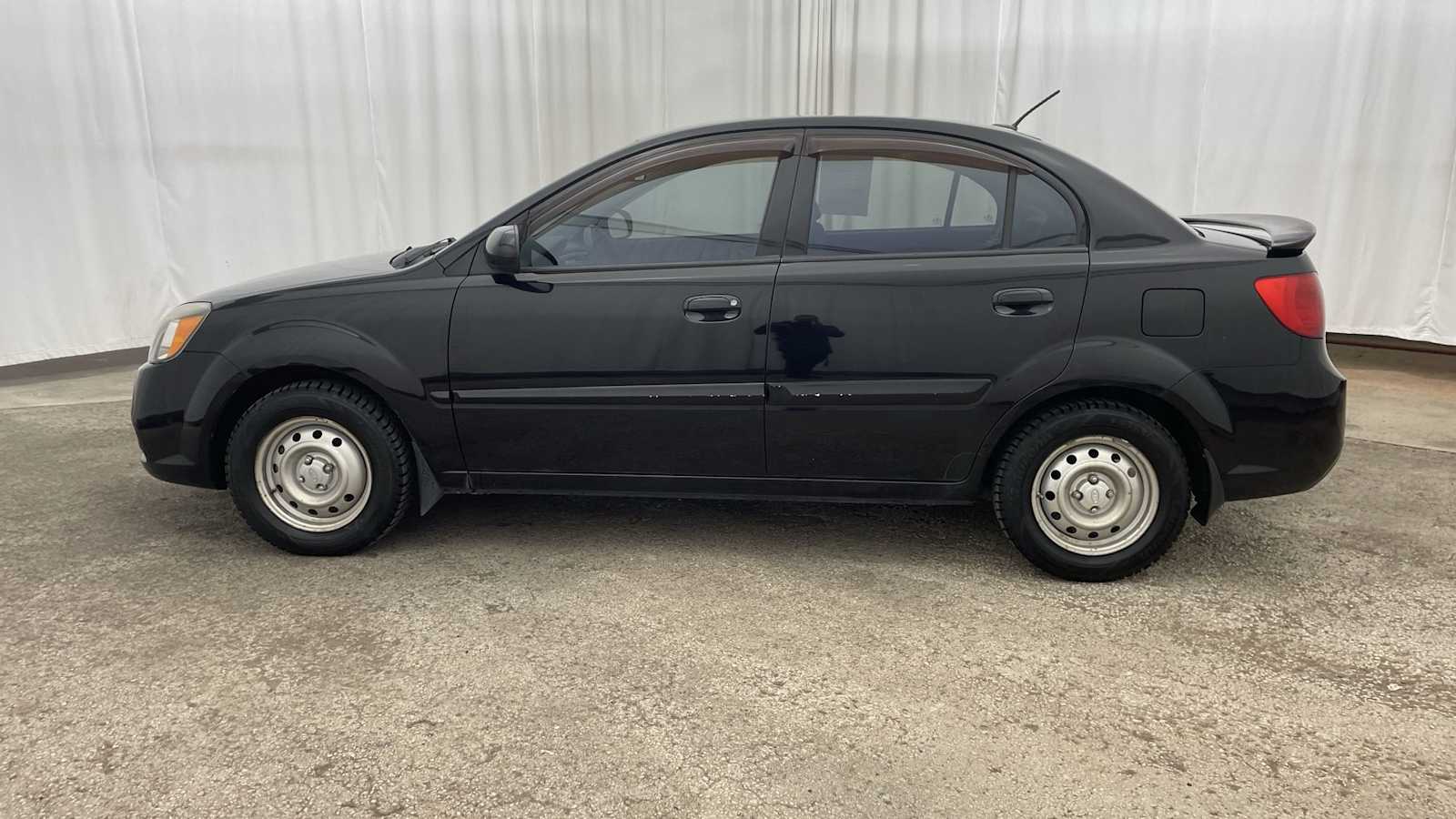 Thumbnail: 2011 Kia Rio - 22
