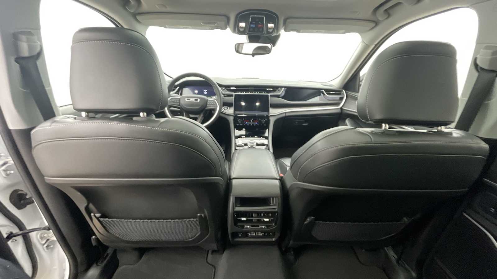 Thumbnail: 2023 Jeep Grand Cherokee - 8