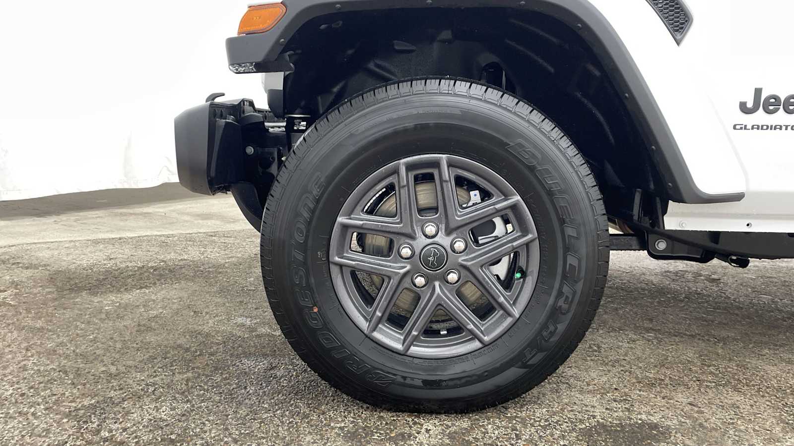 Thumbnail: 2025 Jeep Gladiator - 42