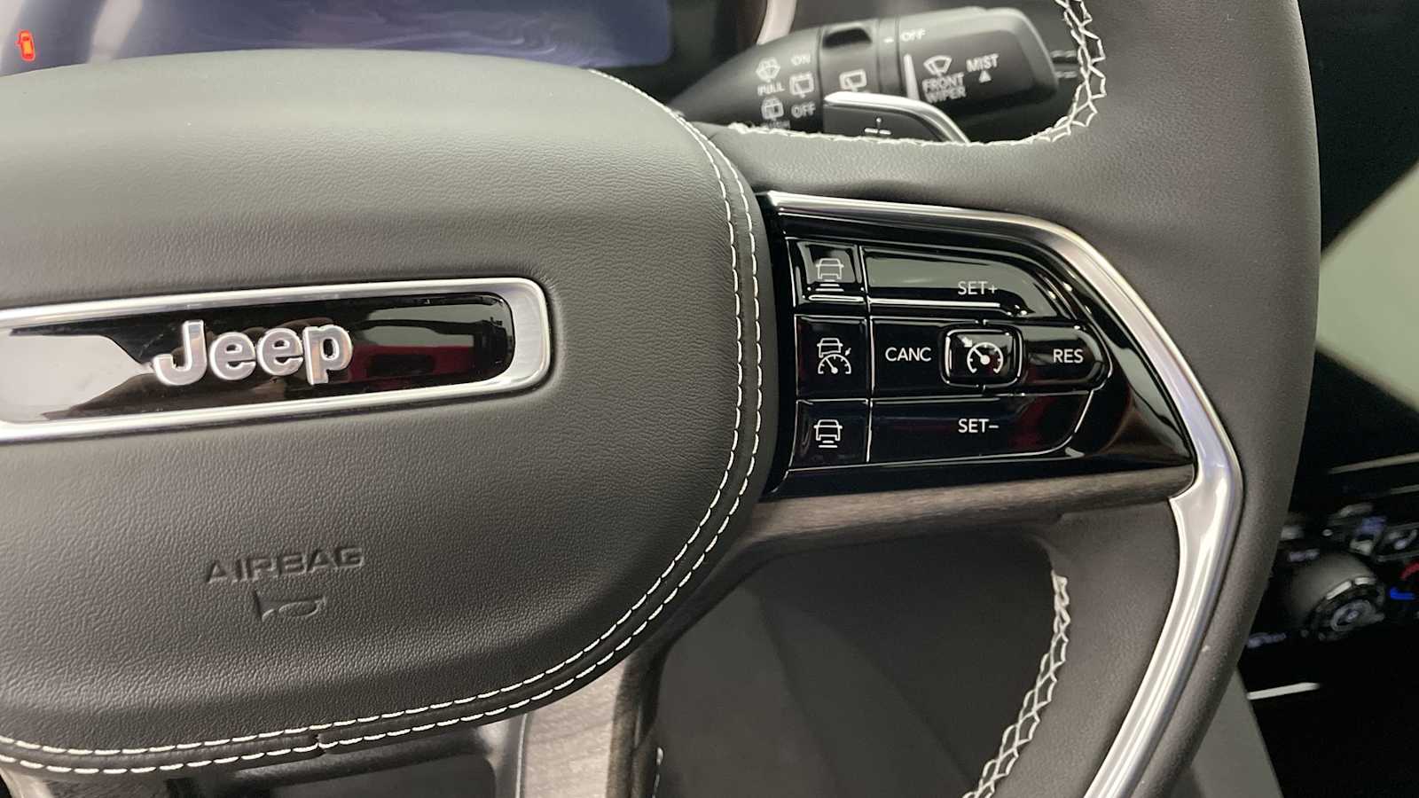 Thumbnail: 2025 Jeep Grand Cherokee - 17