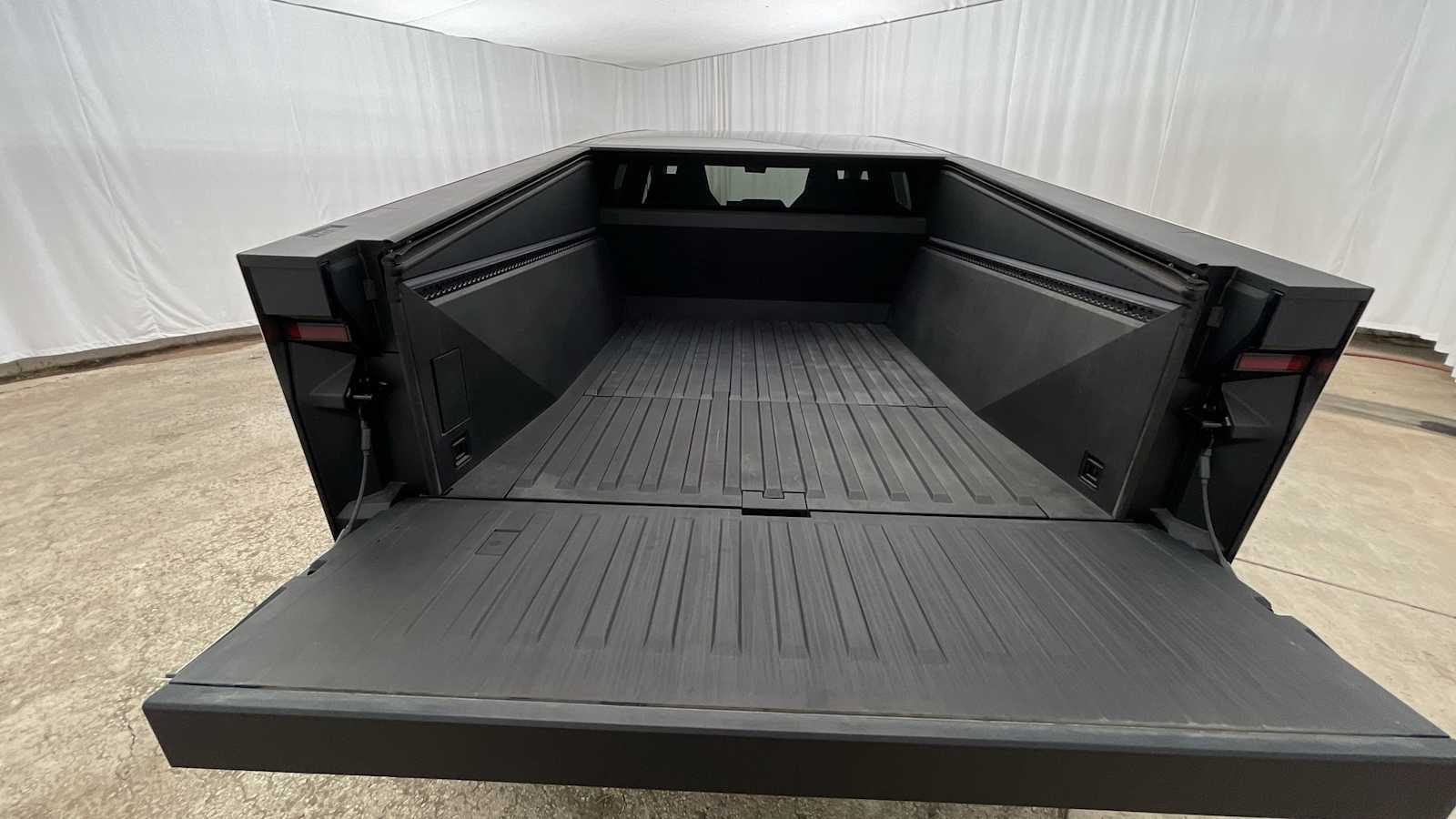 Thumbnail: 2024 Tesla Cybertruck - 25