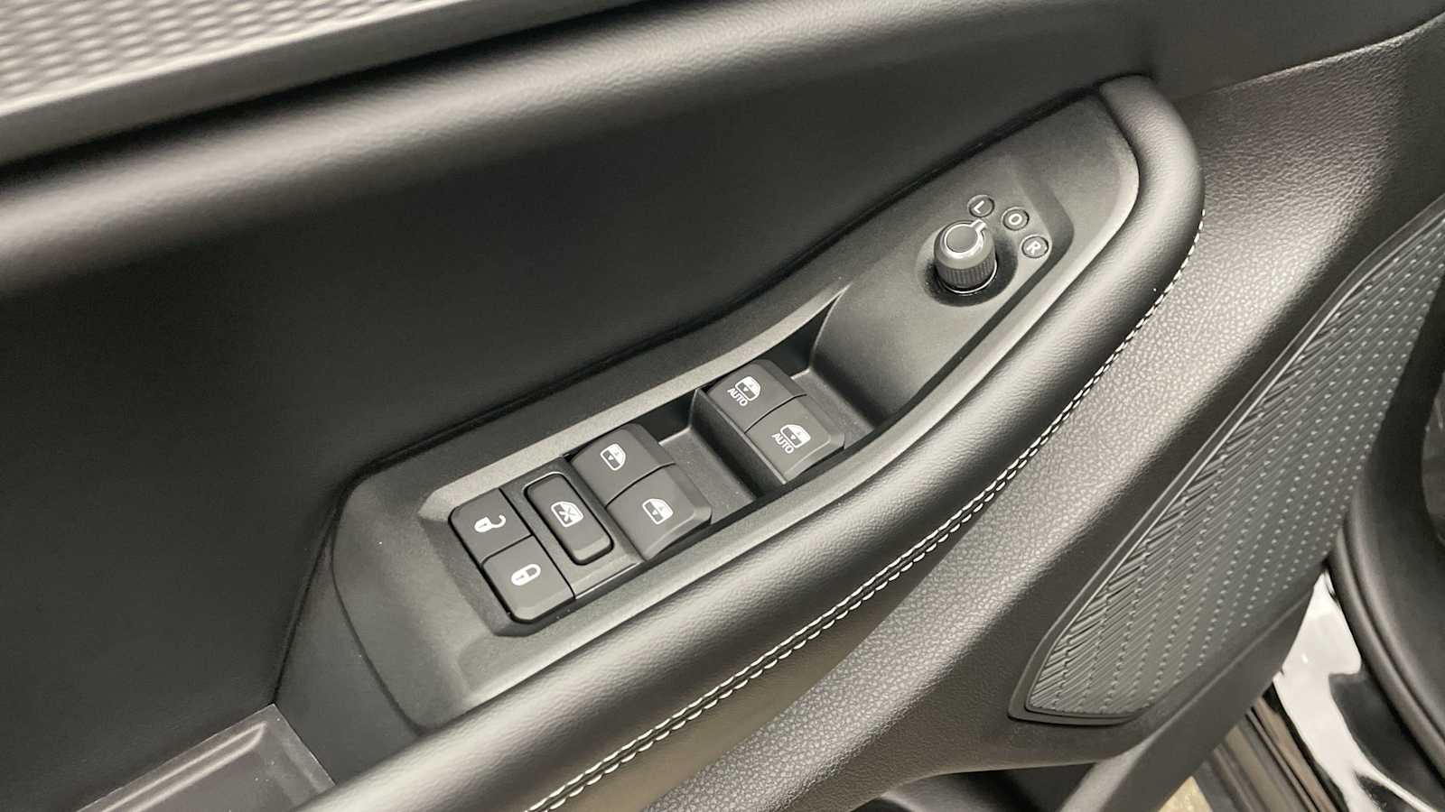 Thumbnail: 2026 Jeep Grand Cherokee L - 6