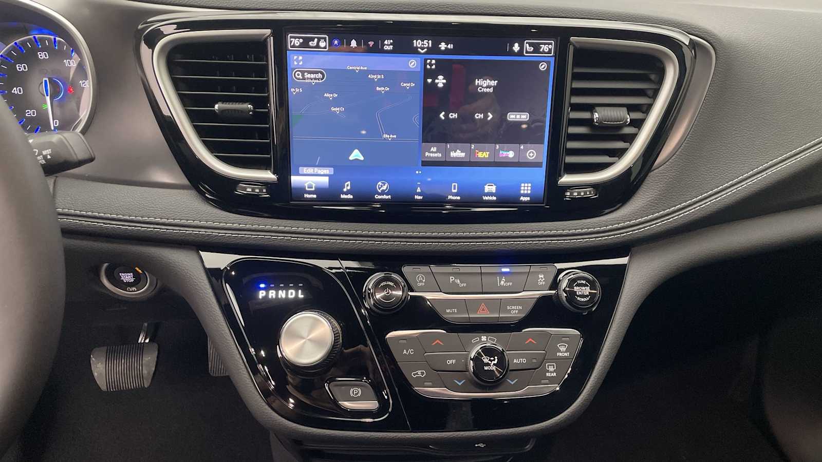 Thumbnail: 2026 Chrysler Pacifica - 18