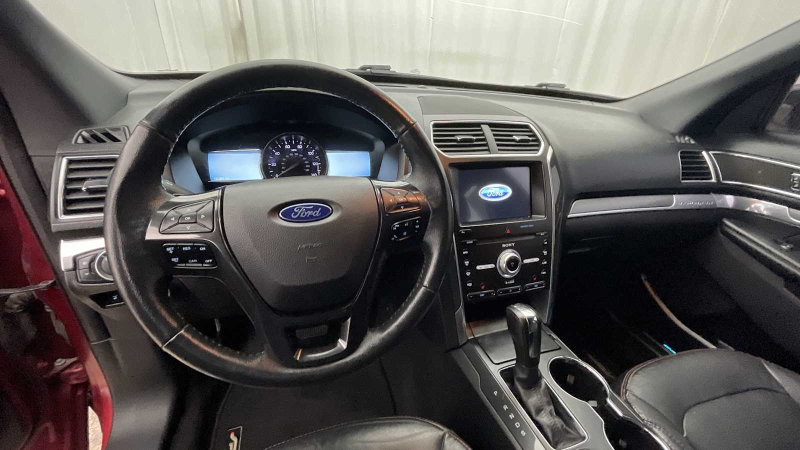 Thumbnail: 2019 Ford Explorer - 3