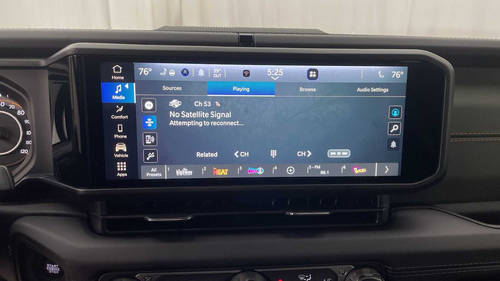 Thumbnail: 2025 Jeep Gladiator - 18