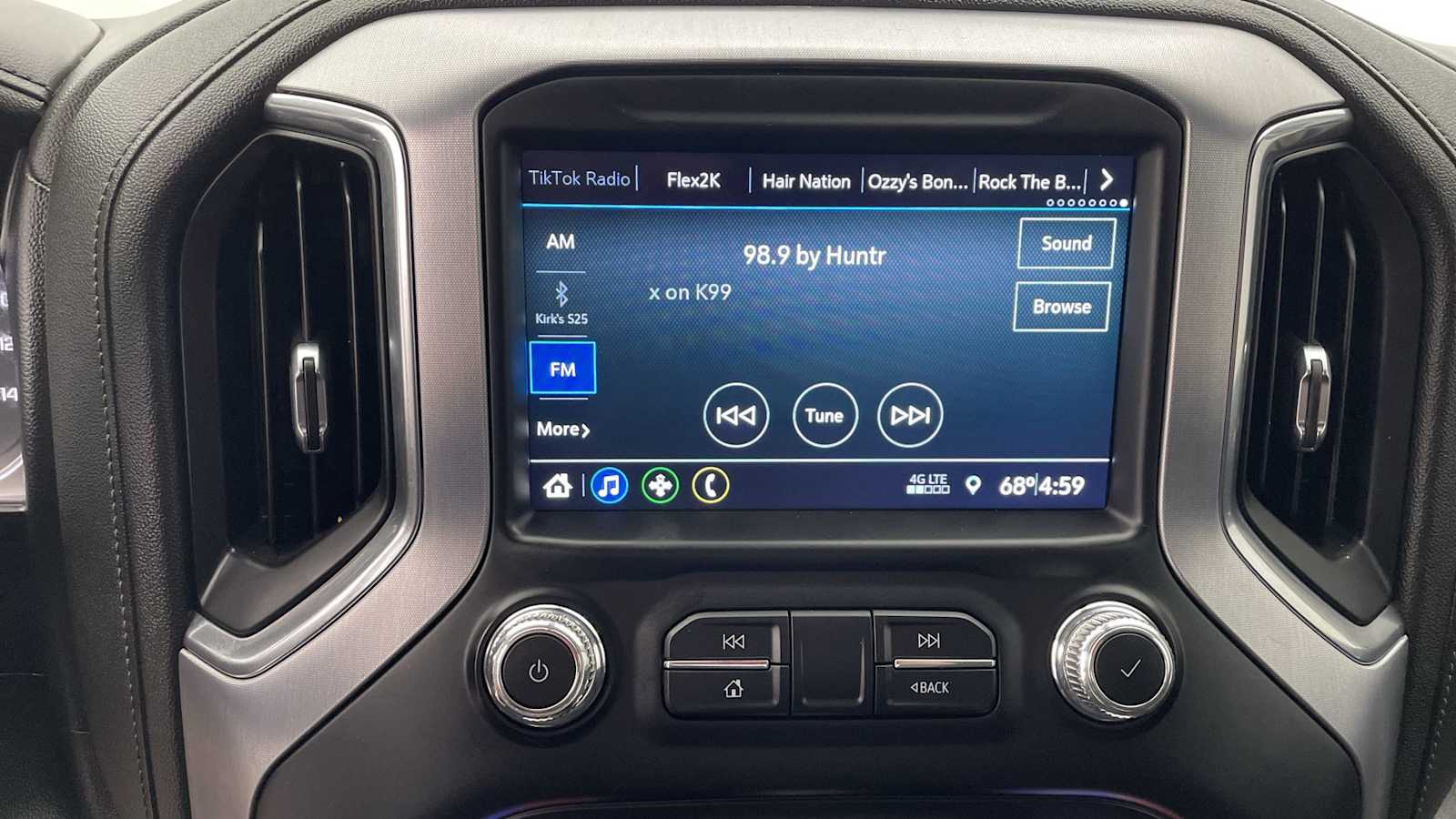 Thumbnail: 2022 GMC Sierra 2500 - 16