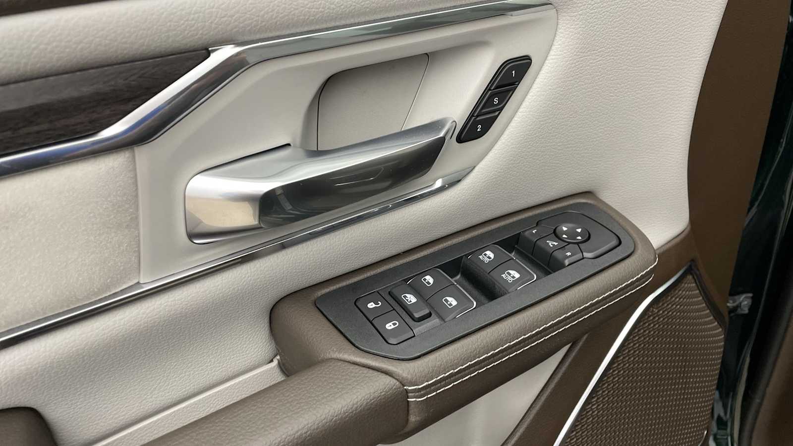 Thumbnail: 2026 RAM 1500 - 8