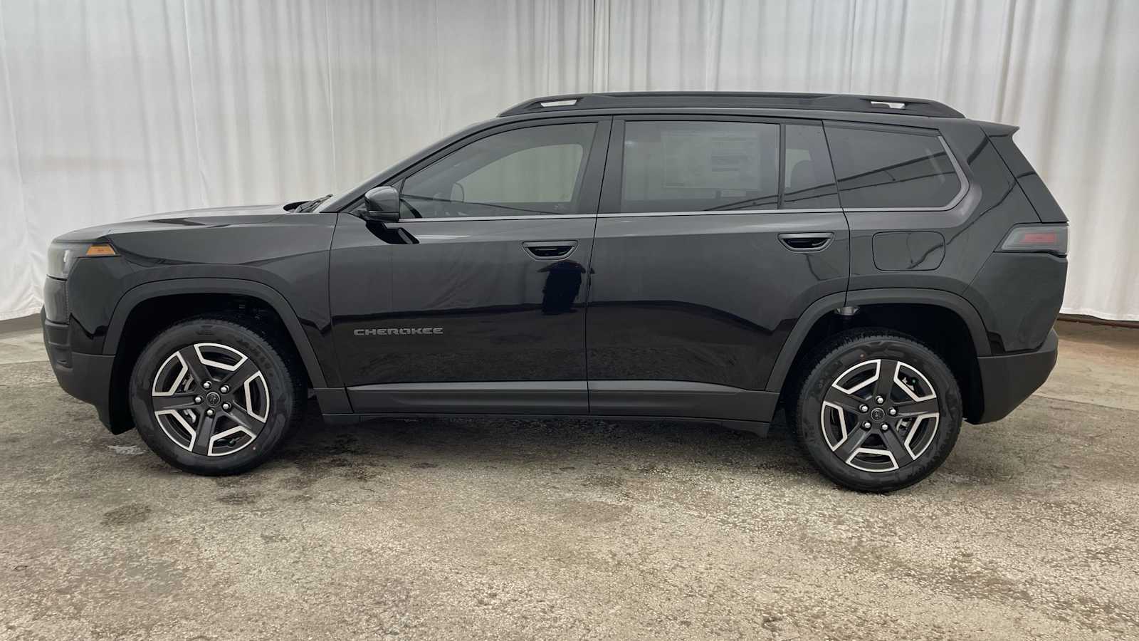 Thumbnail: 2026 Jeep Cherokee - 32