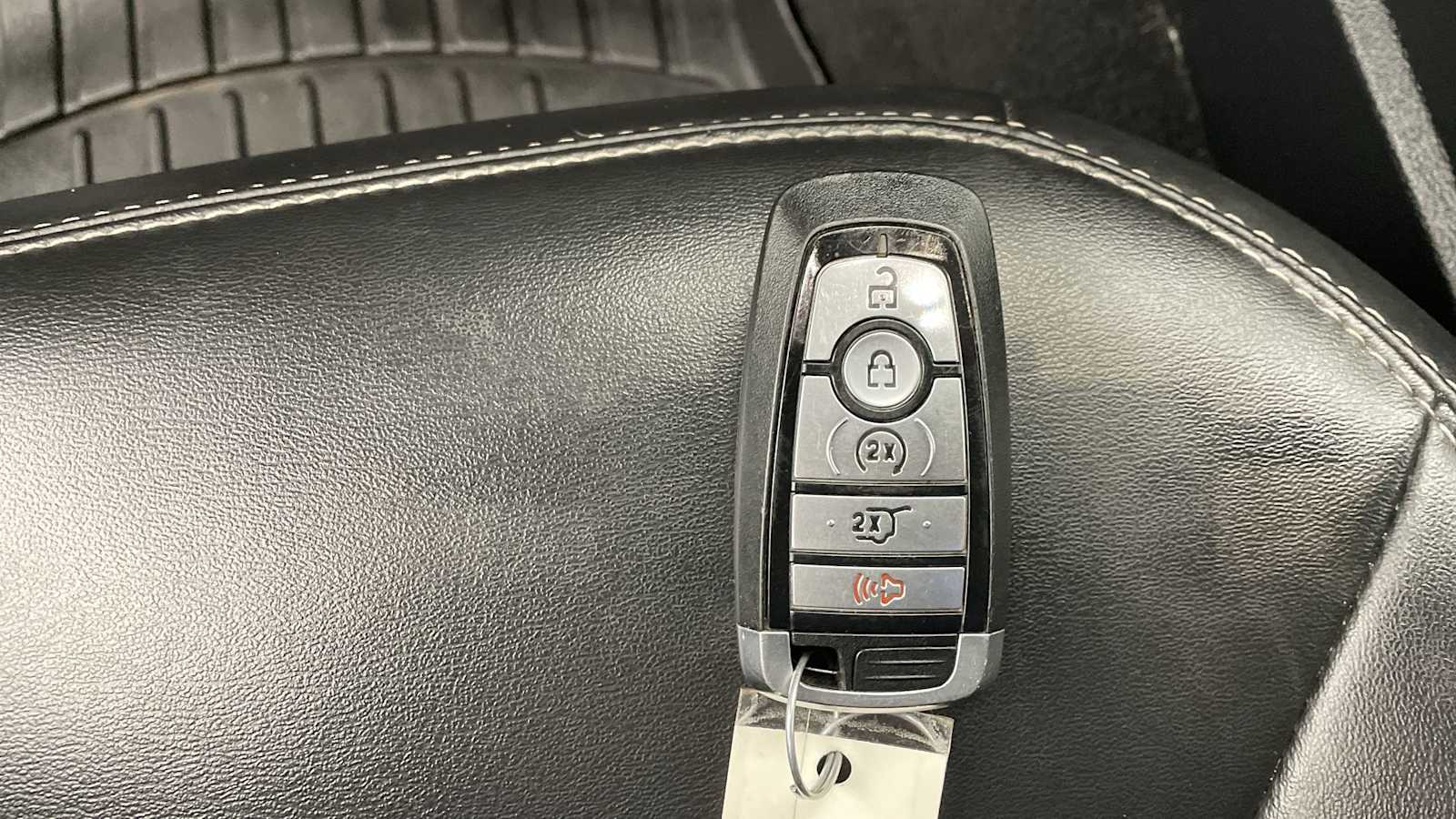 Thumbnail: 2022 Ford Explorer - 25