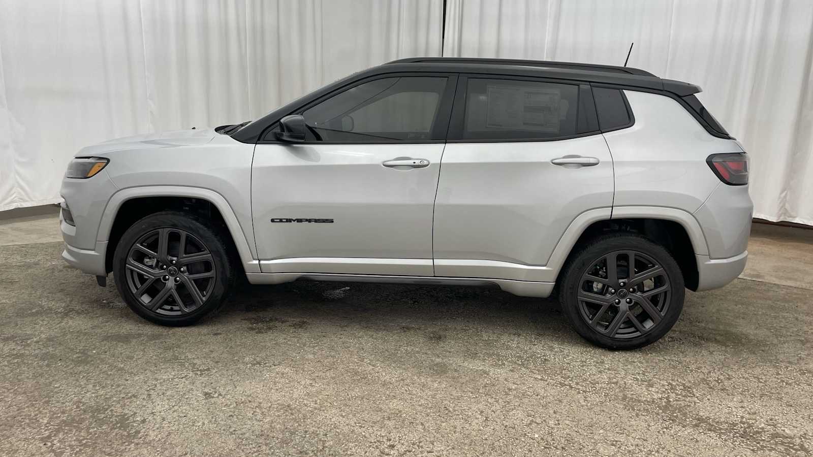 Thumbnail: 2025 Jeep Compass - 31