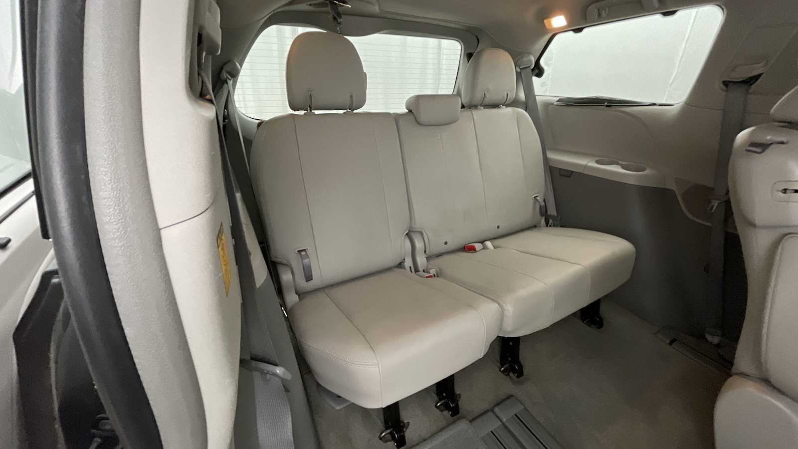 Thumbnail: 2013 Toyota Sienna - 11