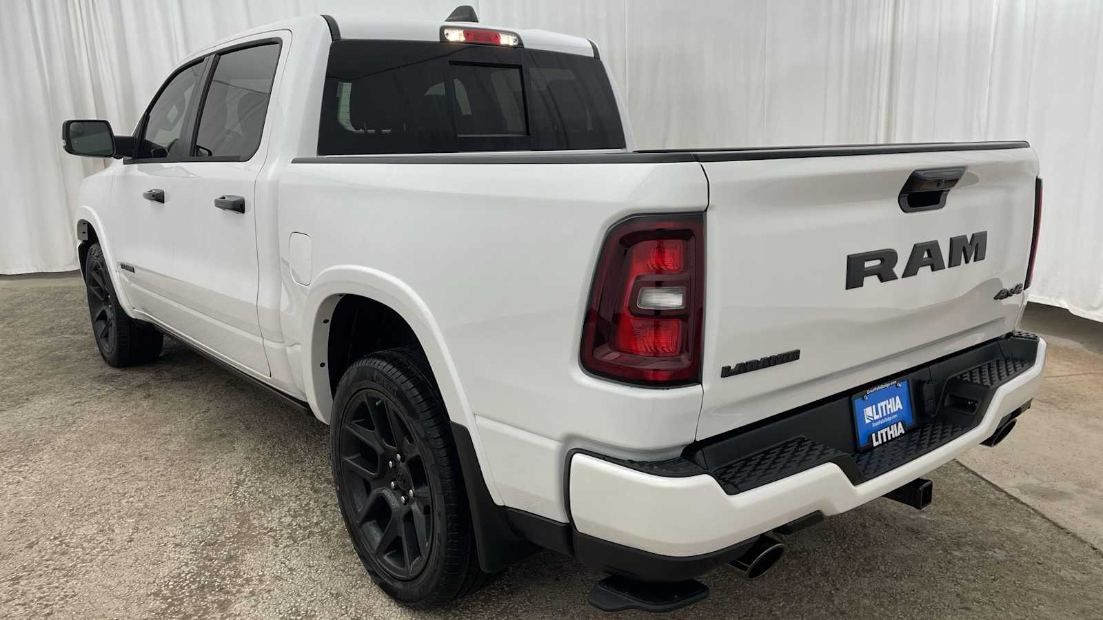 Thumbnail: 2026 RAM 1500 - 33