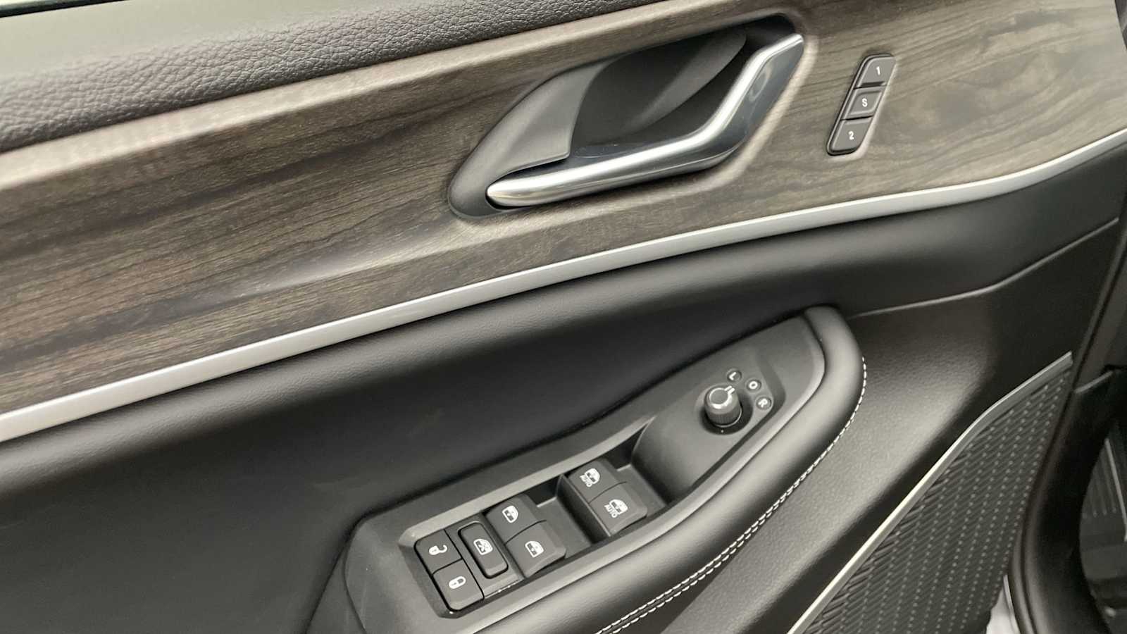 Thumbnail: 2026 Jeep Grand Cherokee - 7