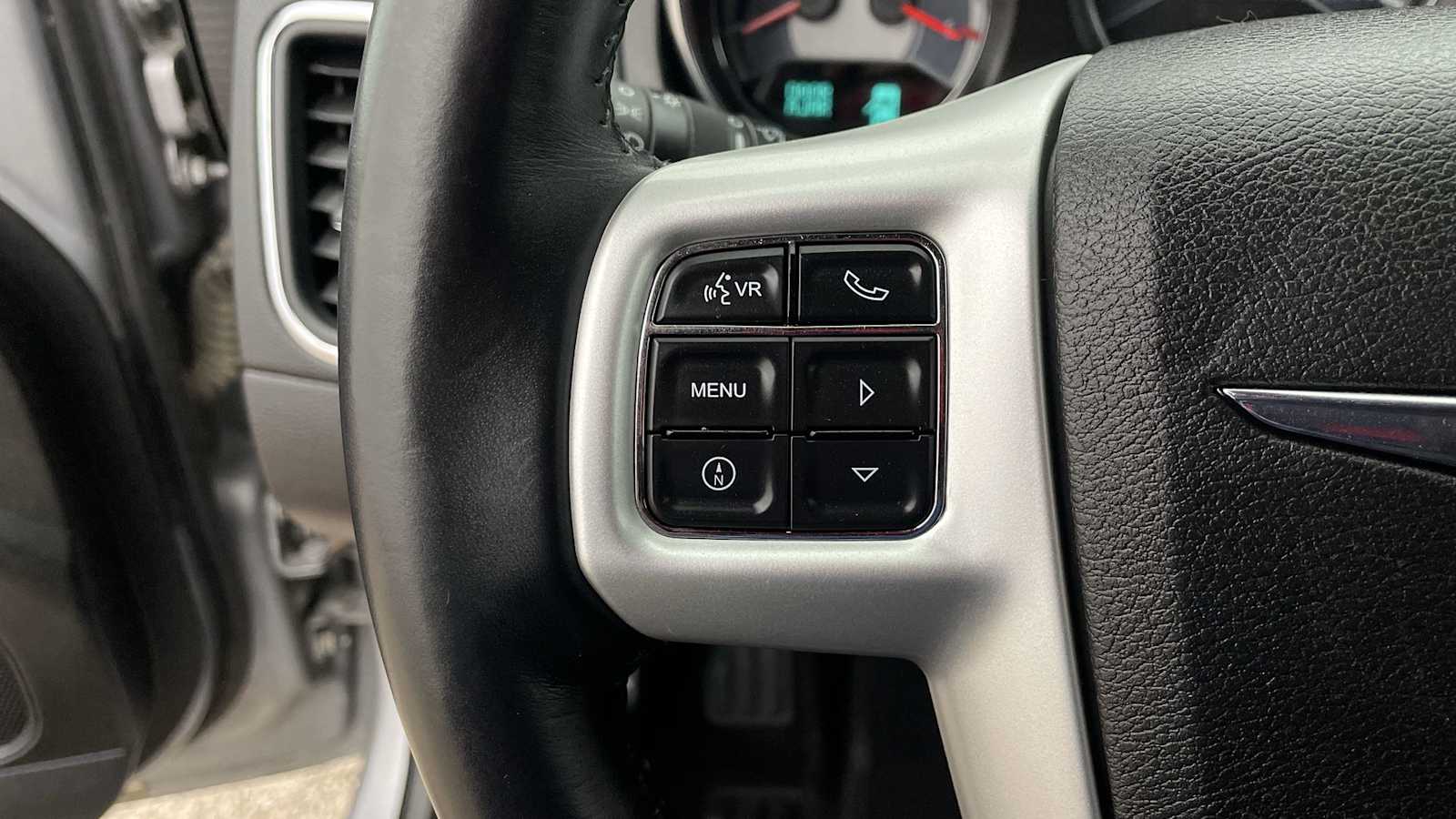 Thumbnail: 2014 Chrysler 200 - 11
