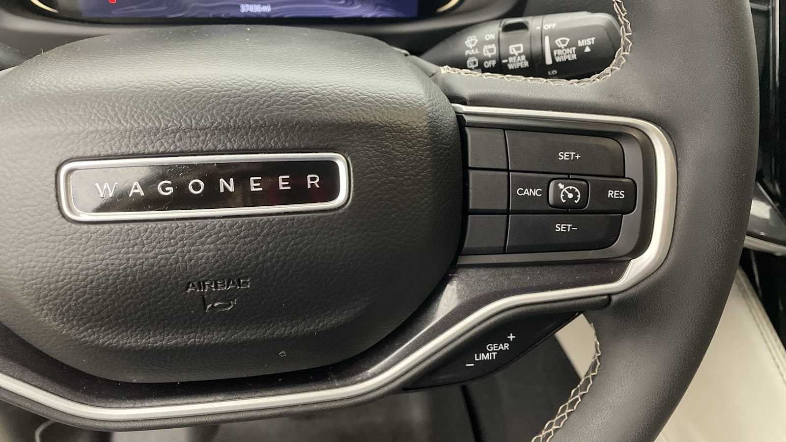 Thumbnail: 2022 Jeep Wagoneer - 15