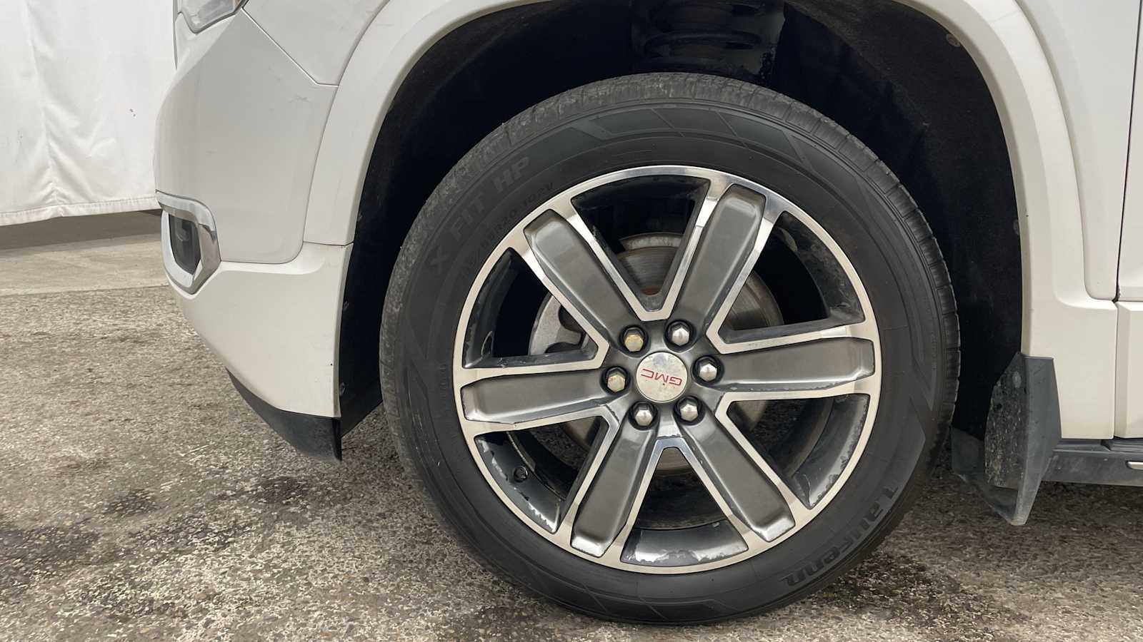 Thumbnail: 2017 GMC Acadia - 43