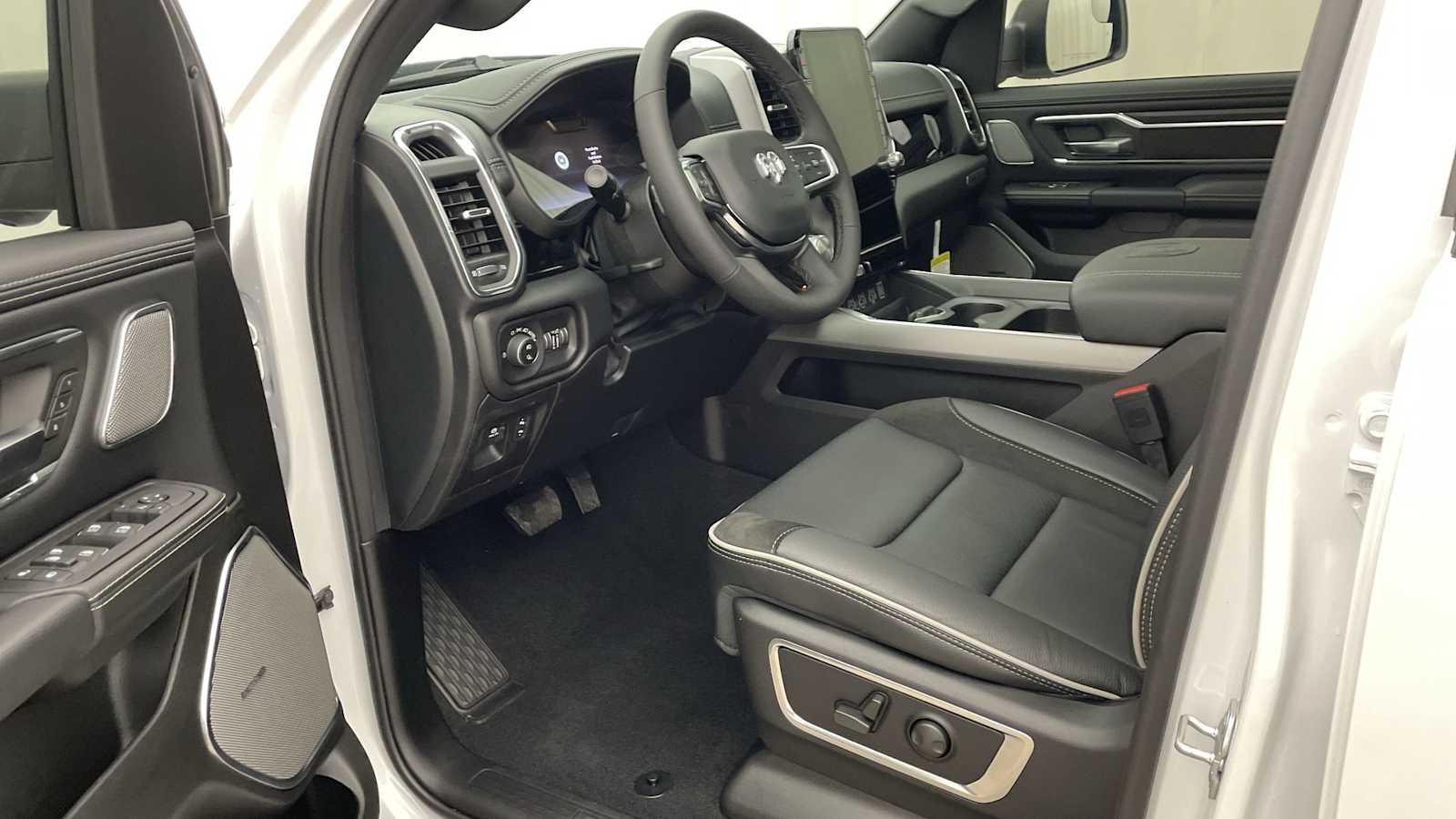 Thumbnail: 2026 RAM 1500 - 2