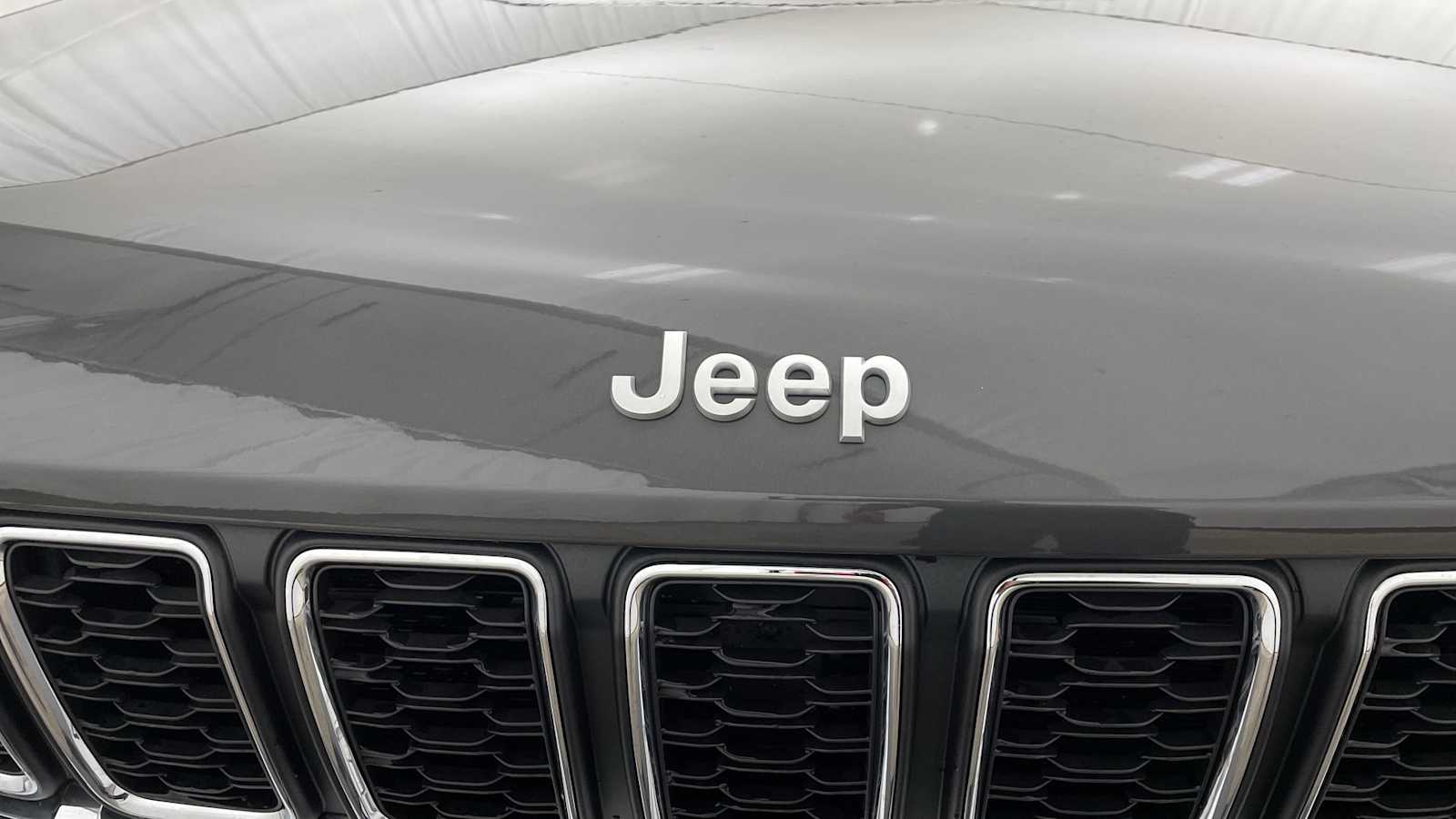 Thumbnail: 2025 Jeep Grand Cherokee - 38