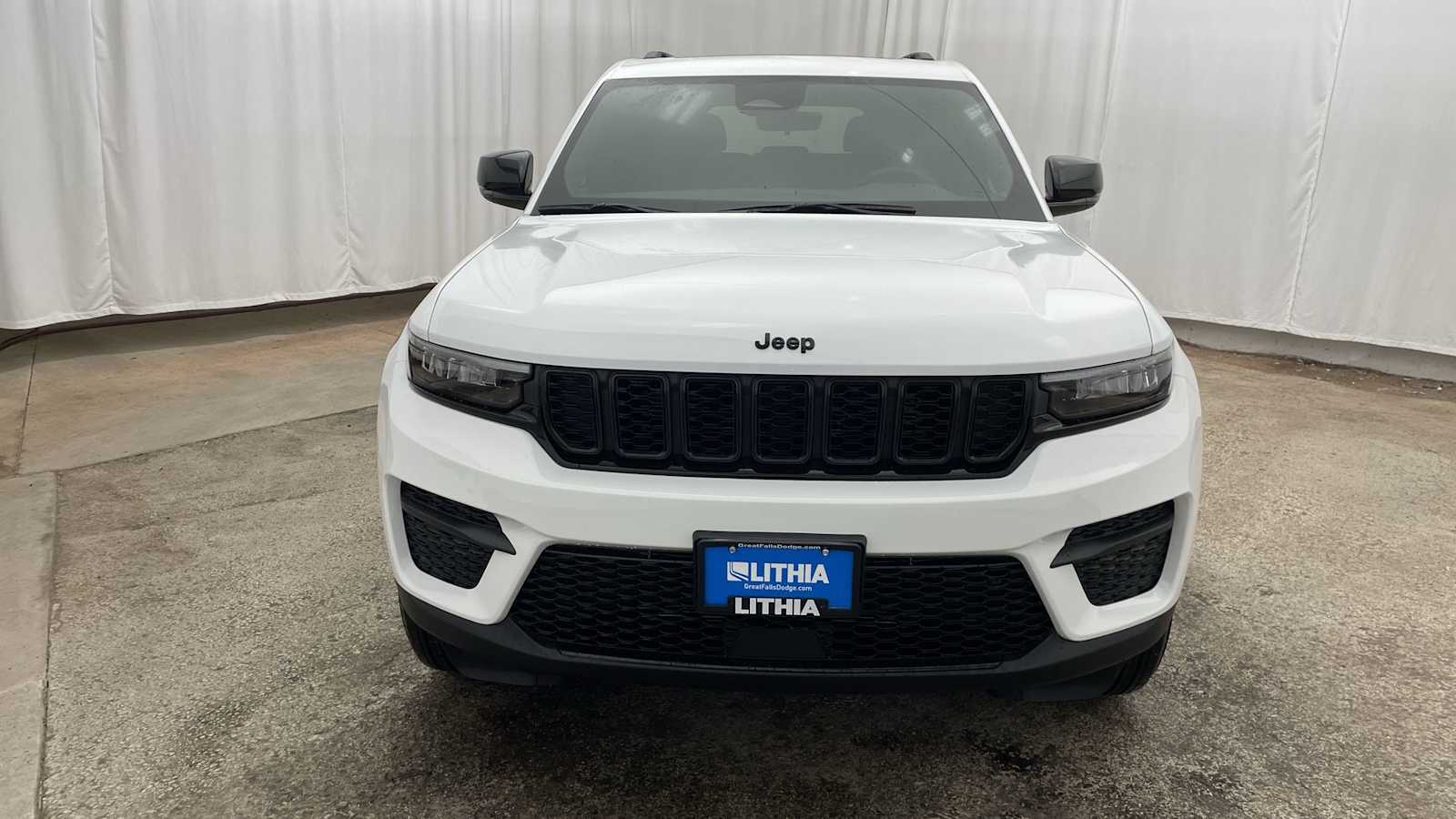 Thumbnail: 2025 Jeep Grand Cherokee - 37