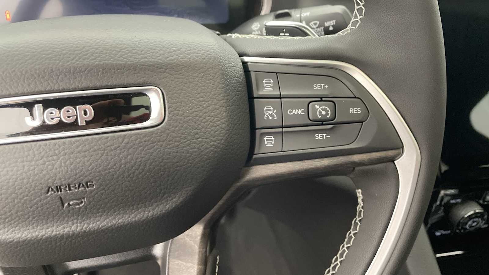 Thumbnail: 2025 Jeep Grand Cherokee - 16