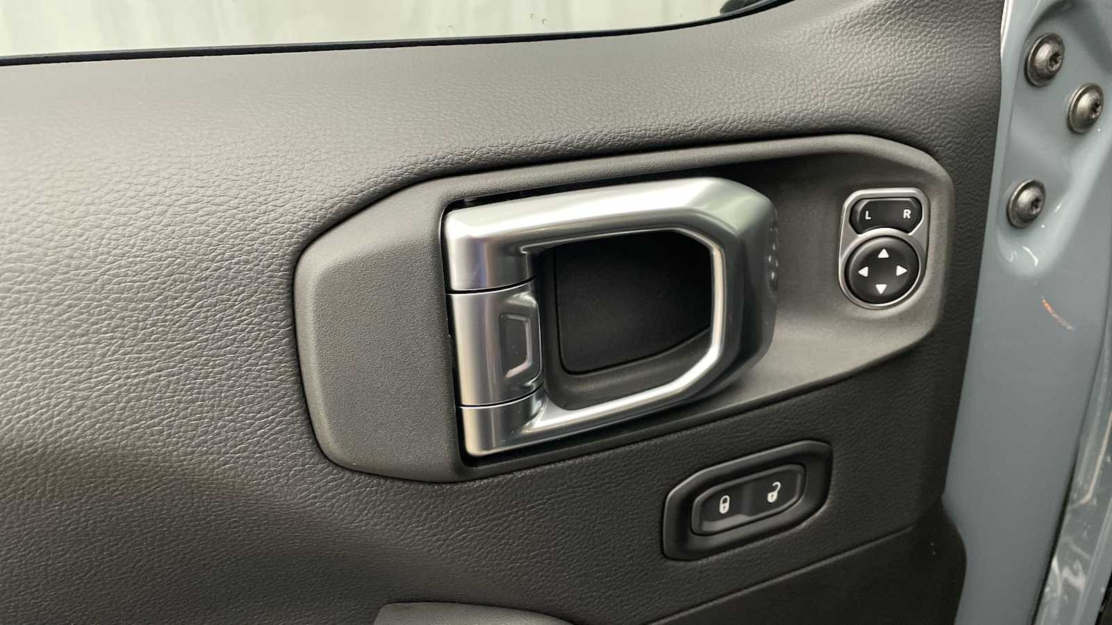 Thumbnail: 2025 Jeep Gladiator - 6