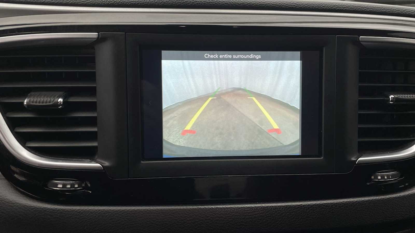 Thumbnail: 2019 Chrysler Pacifica - 4