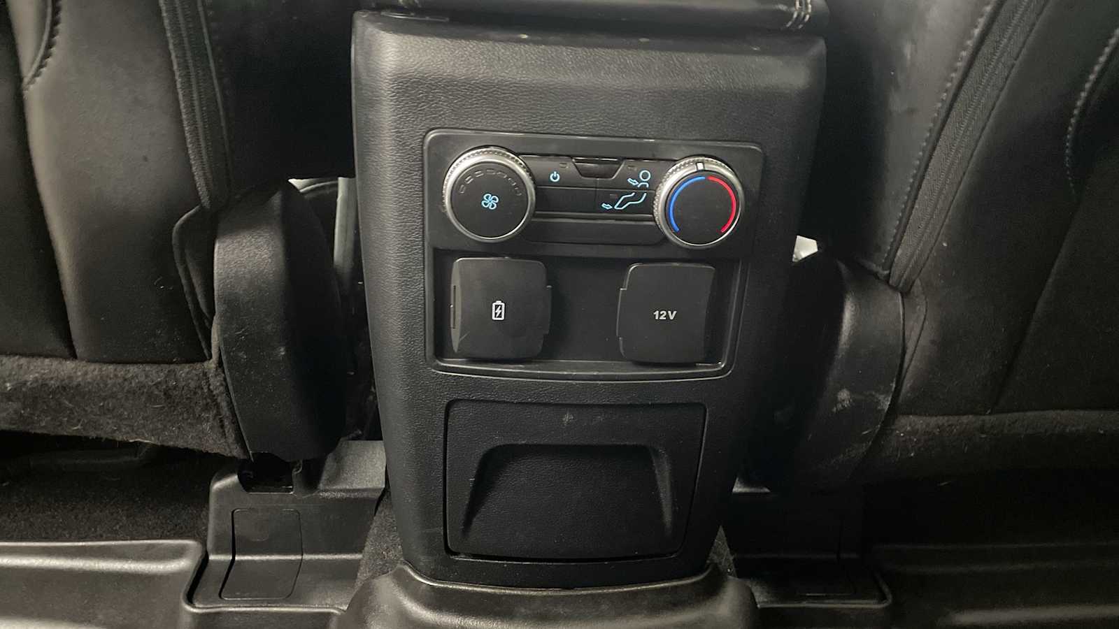 Thumbnail: 2022 Ford Explorer - 27