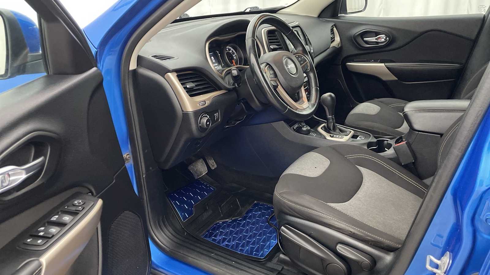 Thumbnail: 2018 Jeep Cherokee - 2