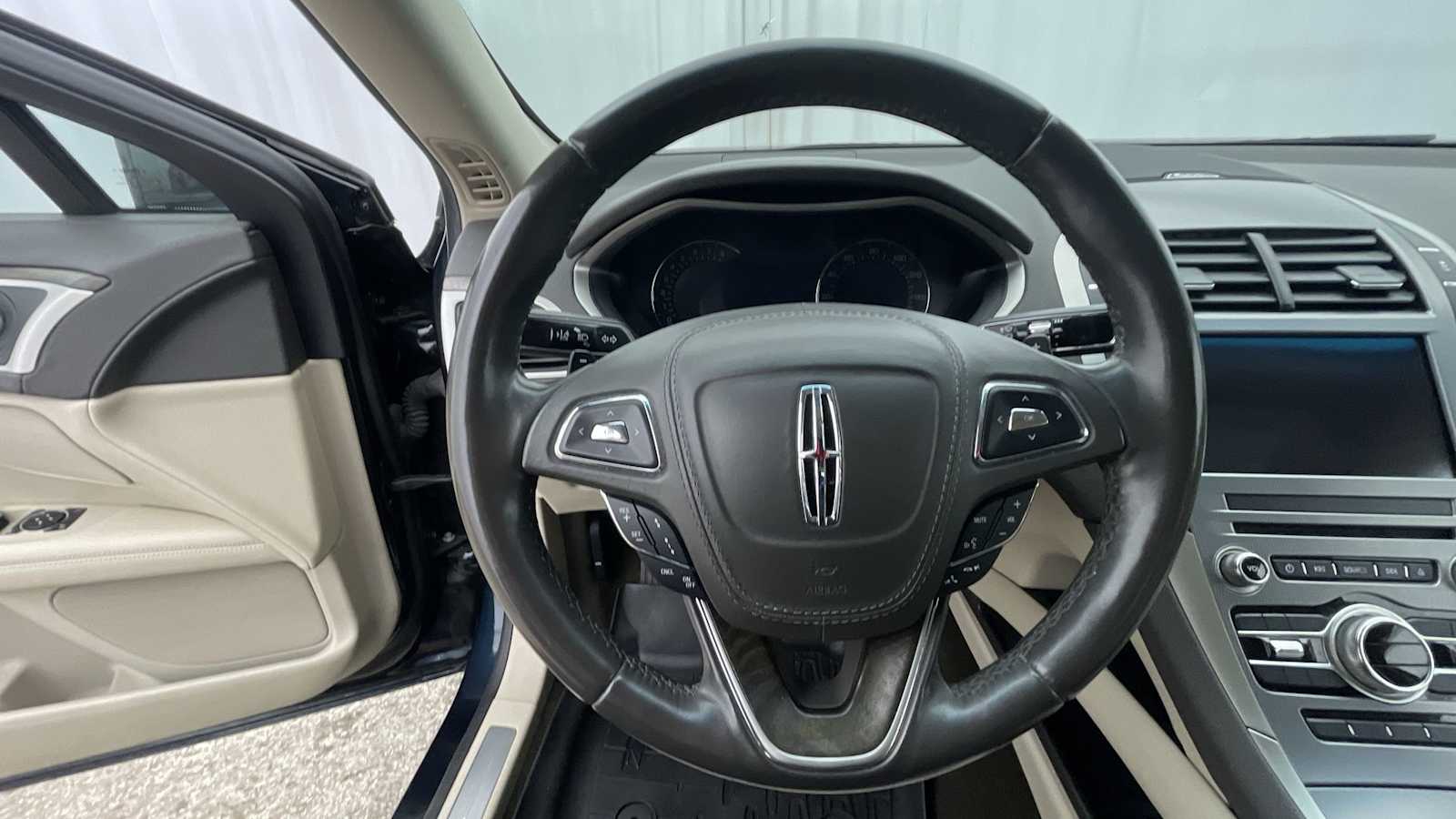 Thumbnail: 2020 Lincoln MKZ - 13