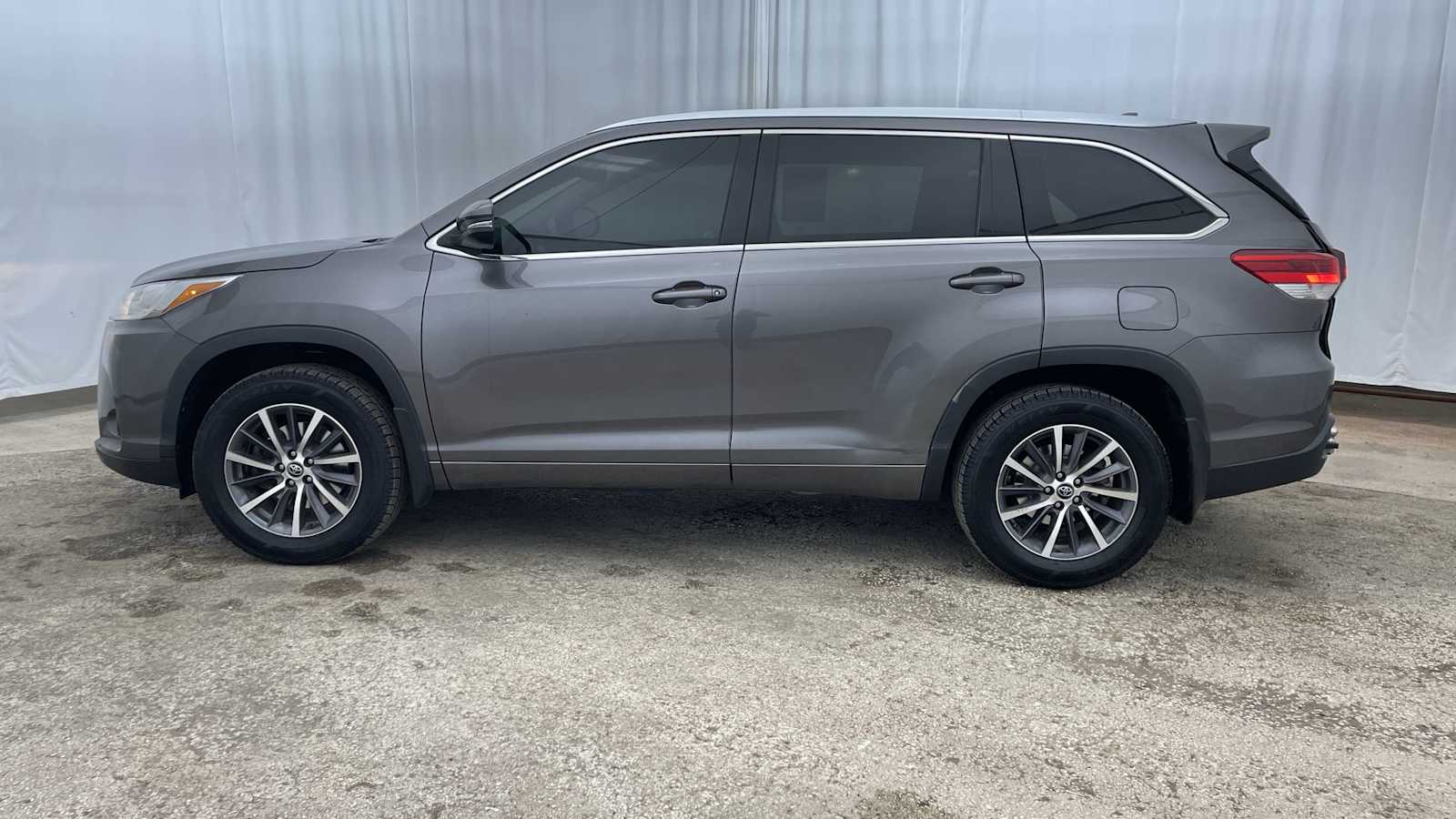 Thumbnail: 2018 Toyota Highlander - 32