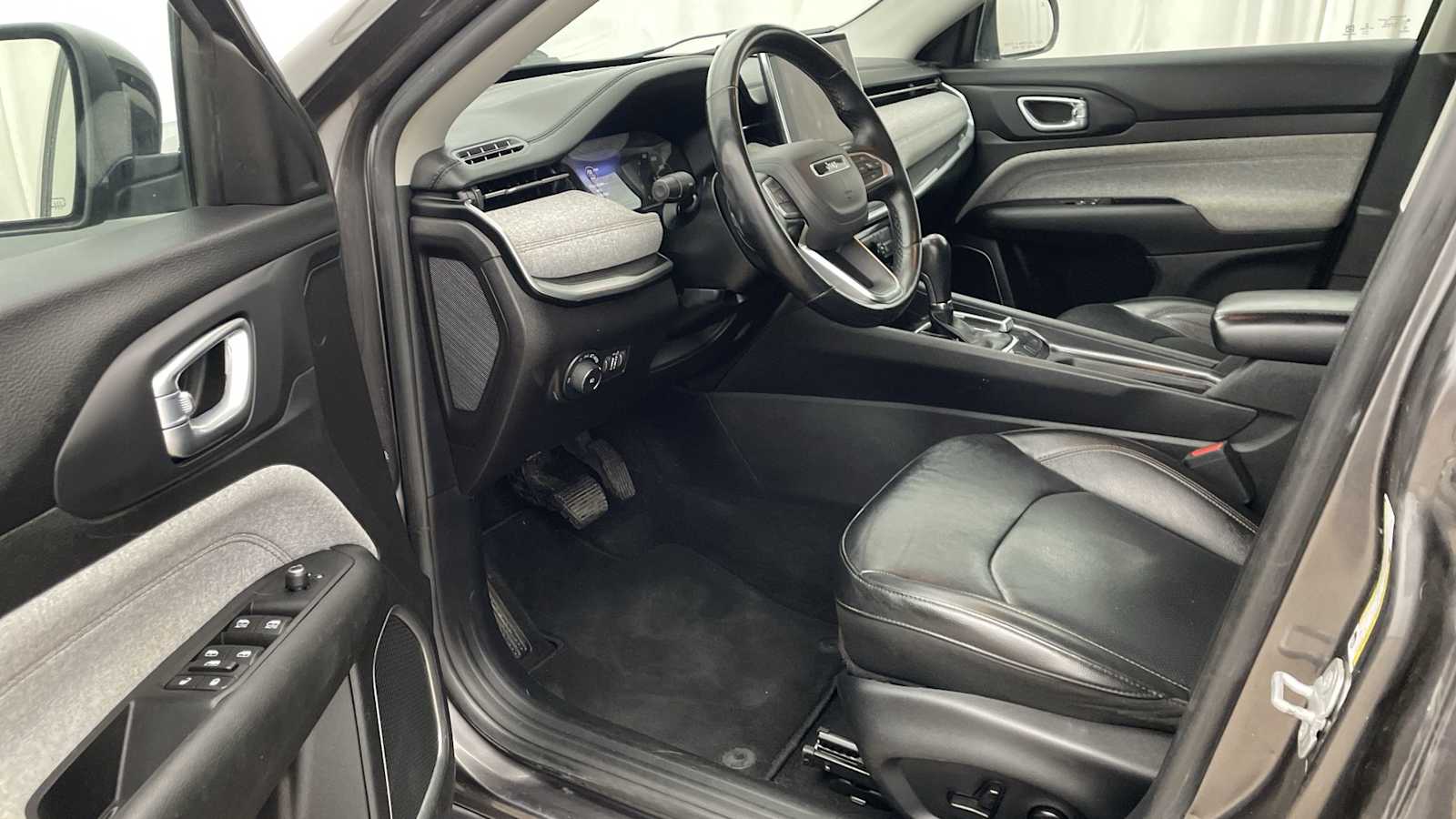 Thumbnail: 2022 Jeep Compass - 2