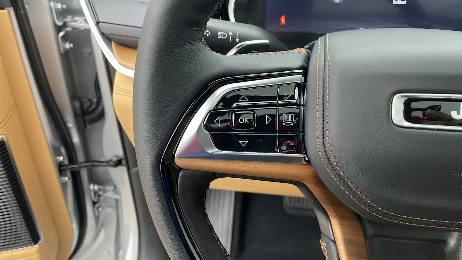 Thumbnail: 2025 Jeep Grand Cherokee - 16